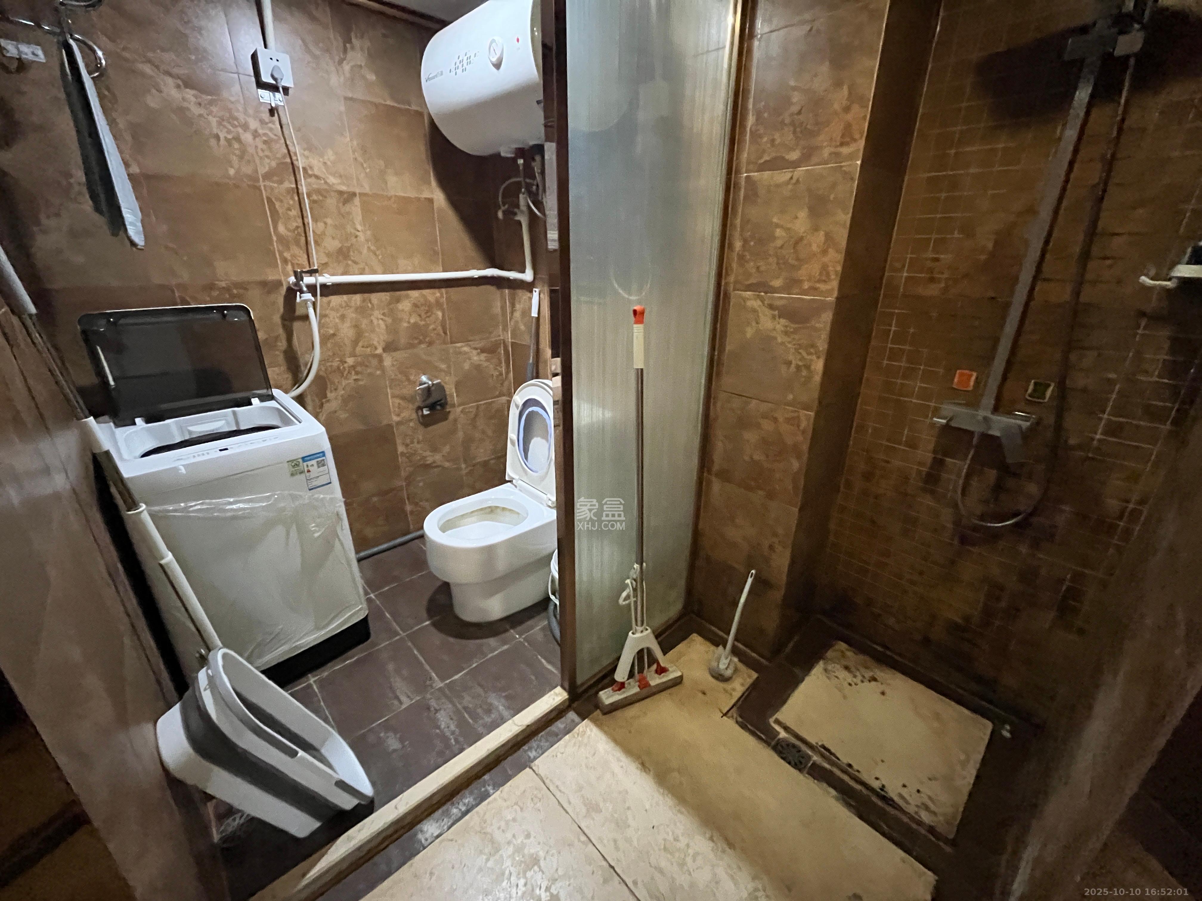 三重星都心  1室1厅3卫    1600.0元/月室内图