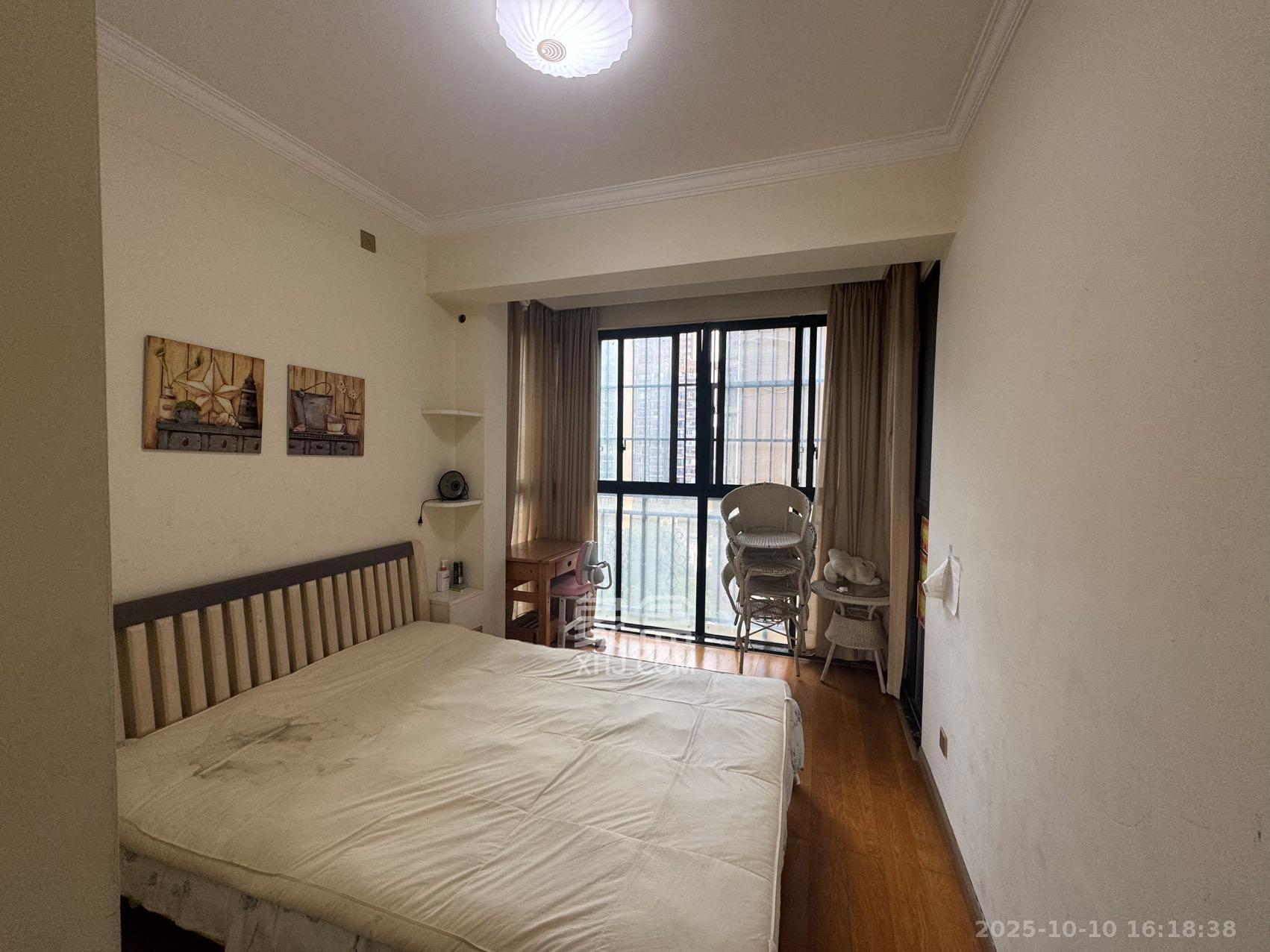 金鼎公园尚  3室2厅2卫    2200.0元/月室内图