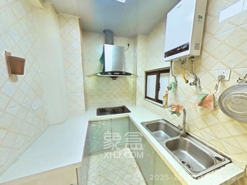 绿地中央广场  2室2厅1卫    2400.0元/月 绿地中央广场  2室2厅1卫    2400.0元/月室内图