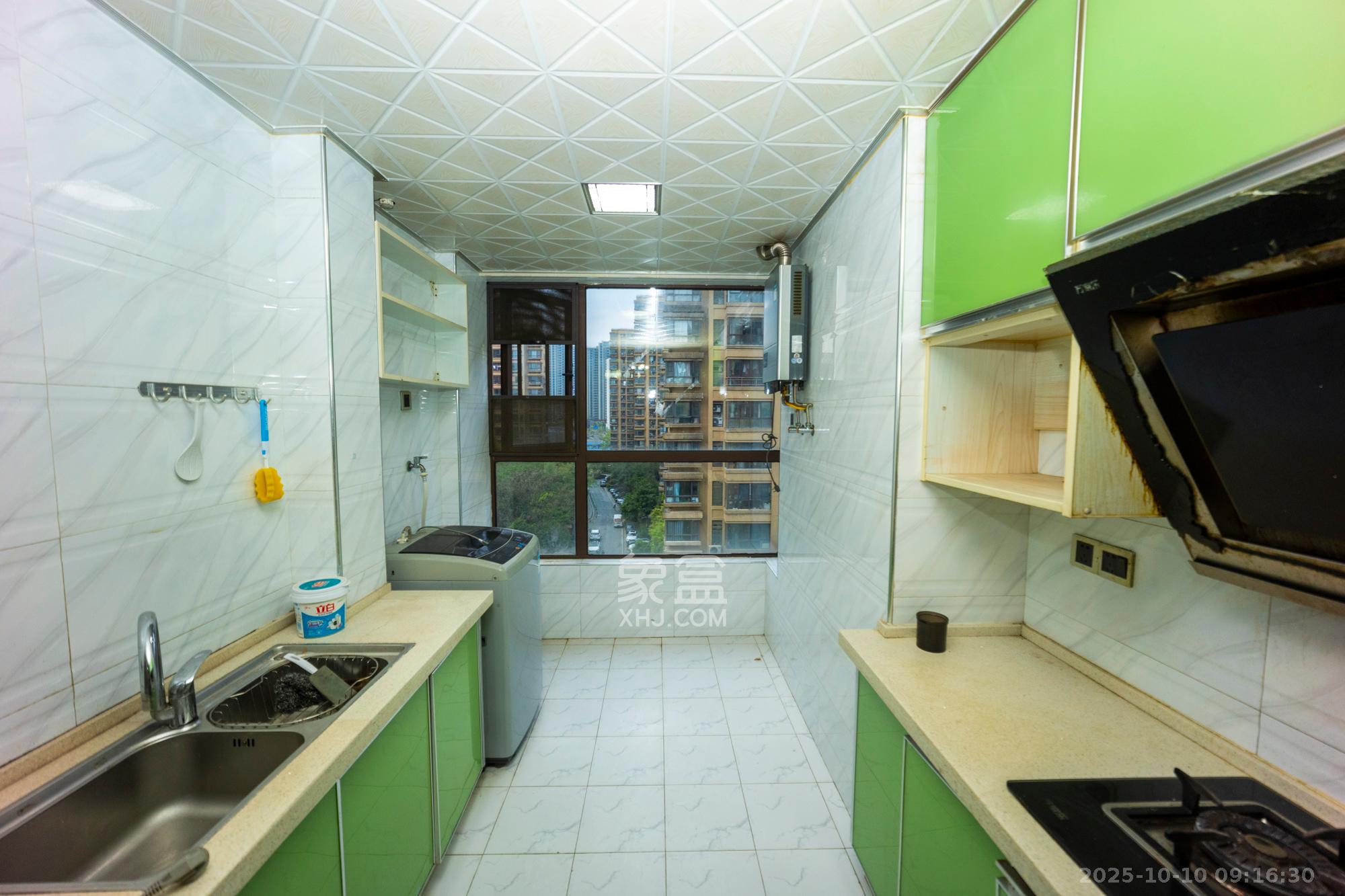 山语城二期  1室2厅1卫    73.0万厨房