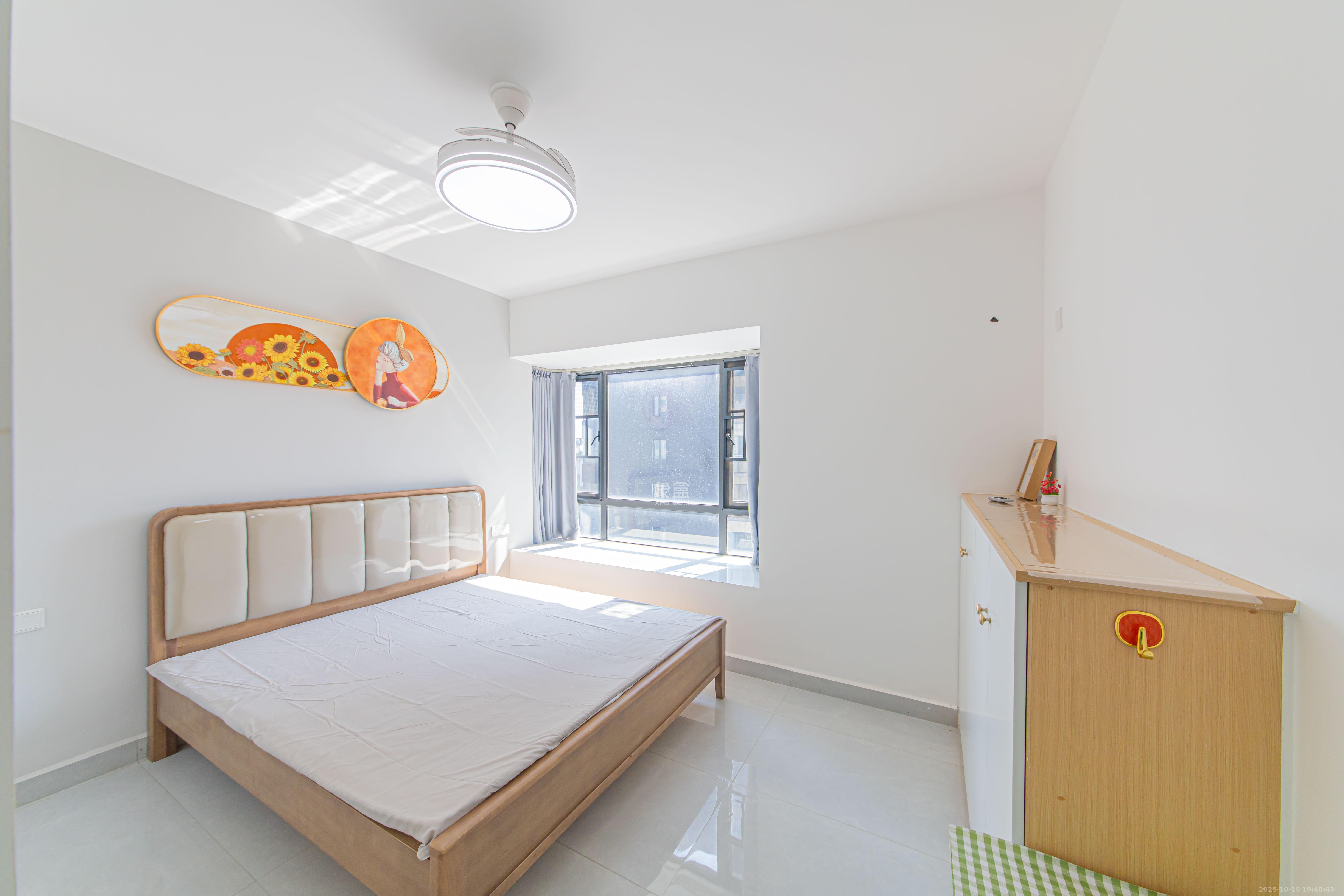 九峰远见  3室2厅2卫    155.0万卧室