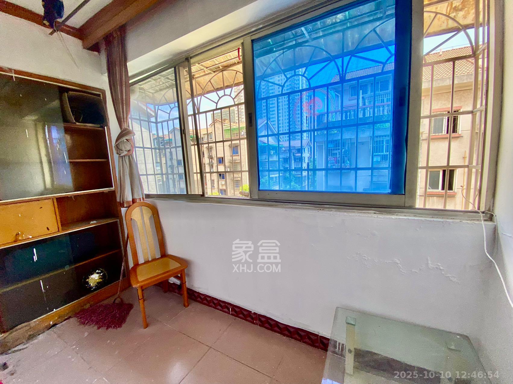 德政园  2室2厅1卫    1400.0元/月室内图