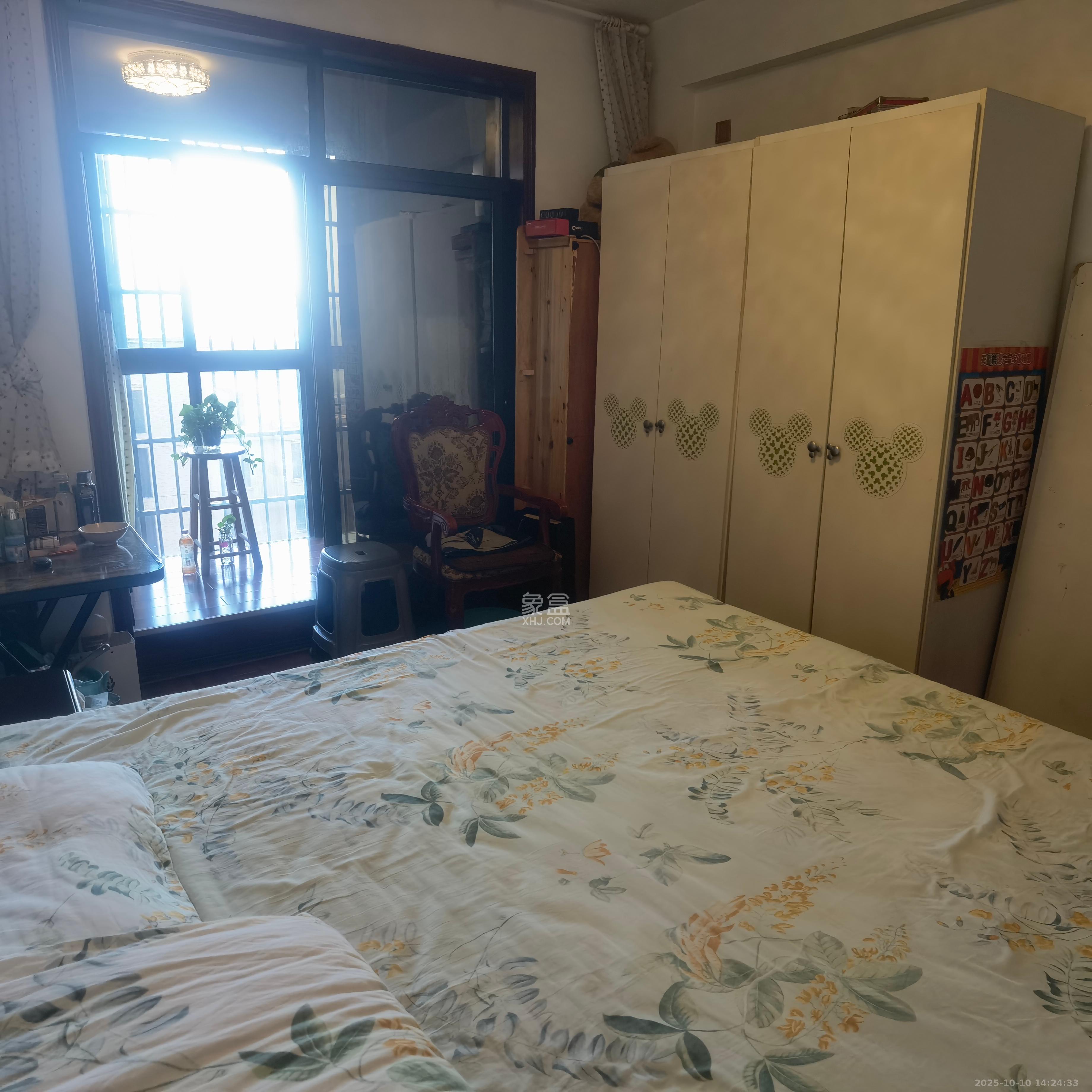 东岸梅园小区  1室0厅0卫    3200.0元/月室内图