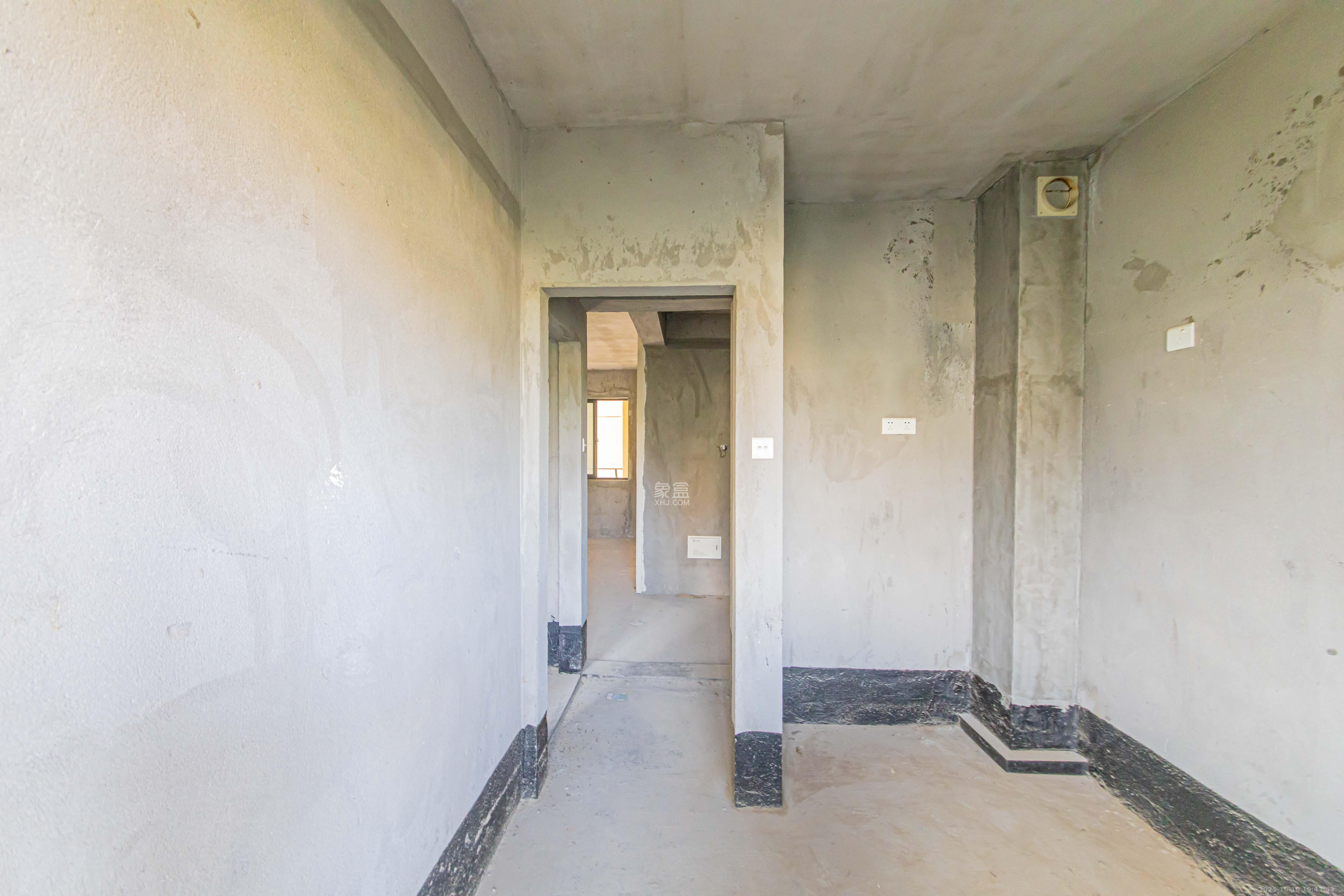 保利花园  3室2厅2卫    95.0万厨房