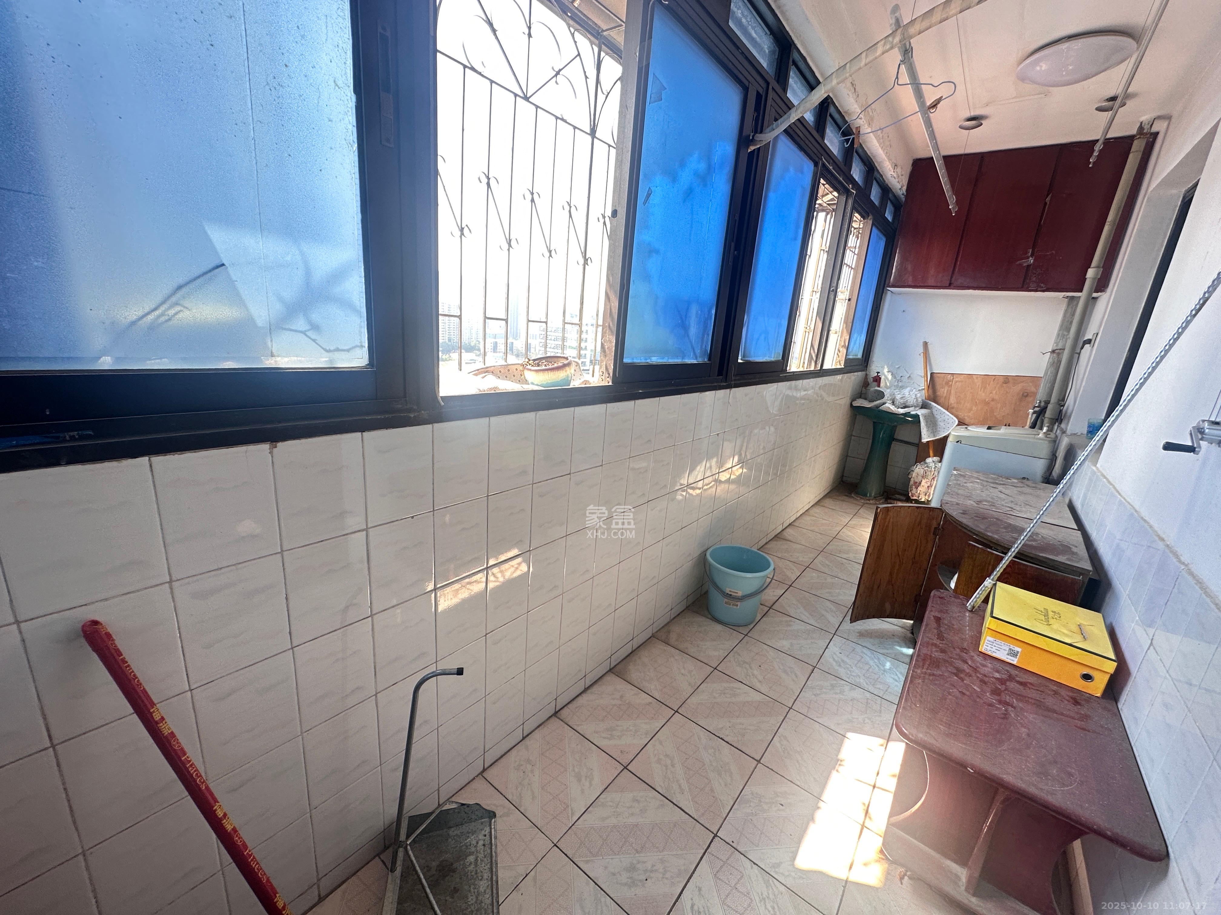 东塘工商银行宿舍 1室0厅0卫 2100.0元/月 东塘工商银行宿舍 1室0厅0卫 2100.0元/月室内图