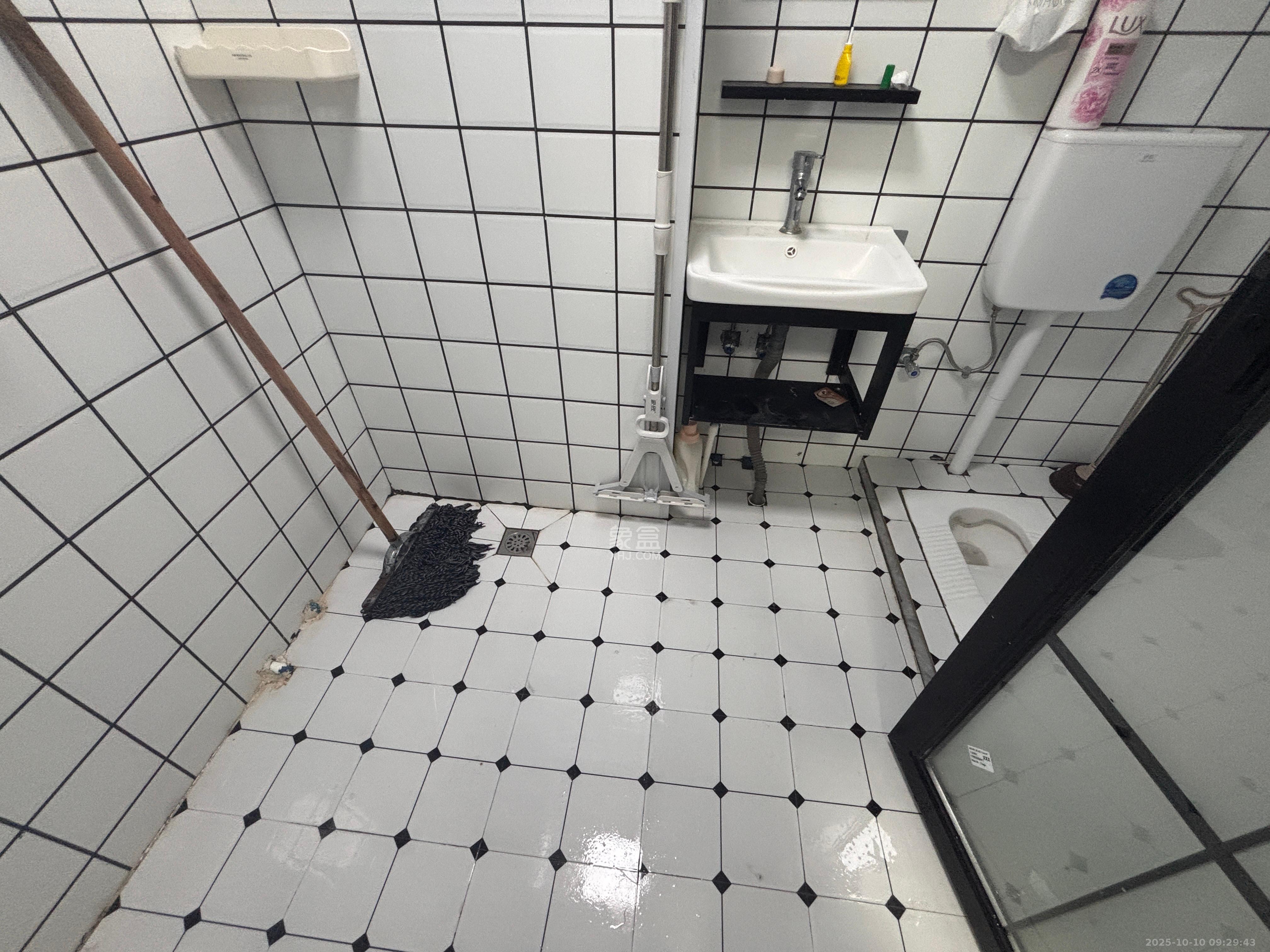 中海珑悦府  1室0厅0卫    1300.0元/月 中海珑悦府  1室0厅0卫    1300.0元/月室内图