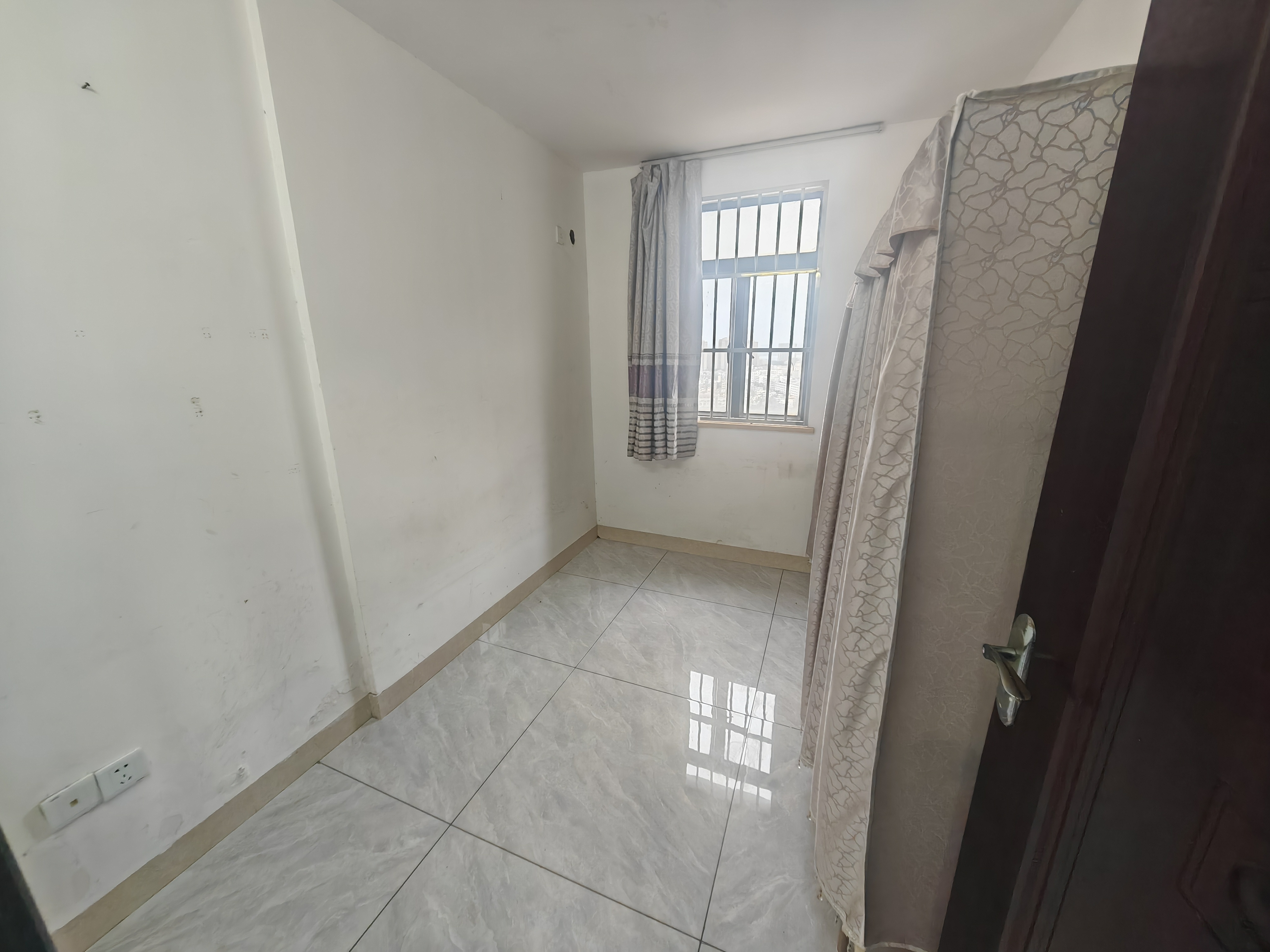 凤翔花园(A区) 2室1厅1卫 1600.0元/月 凤翔花园(A区) 2室1厅1卫 1600.0元/月室内图