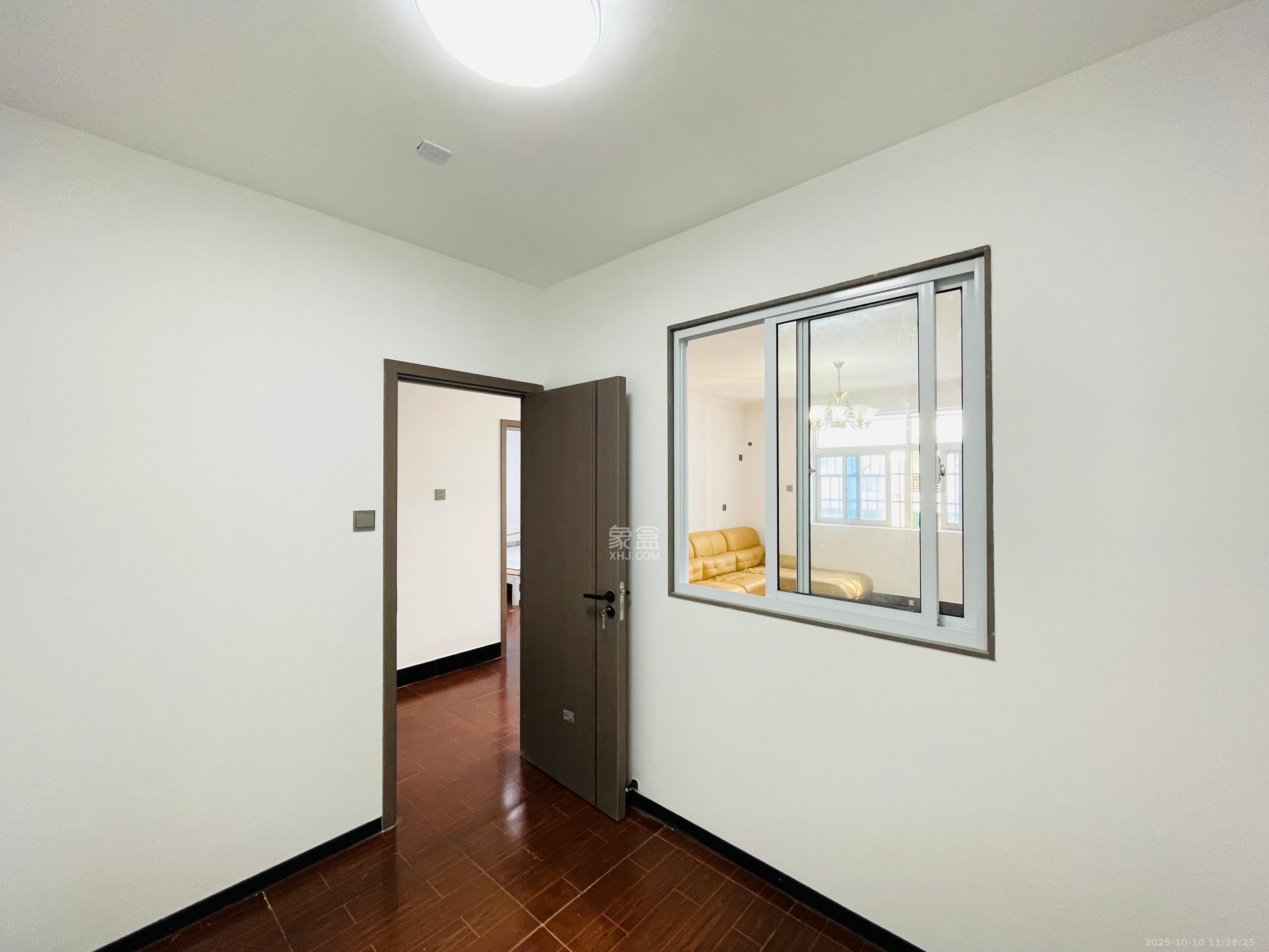 远东公寓  4室1厅2卫    2900.0元/月 远东公寓  4室1厅2卫    2900.0元/月室内图