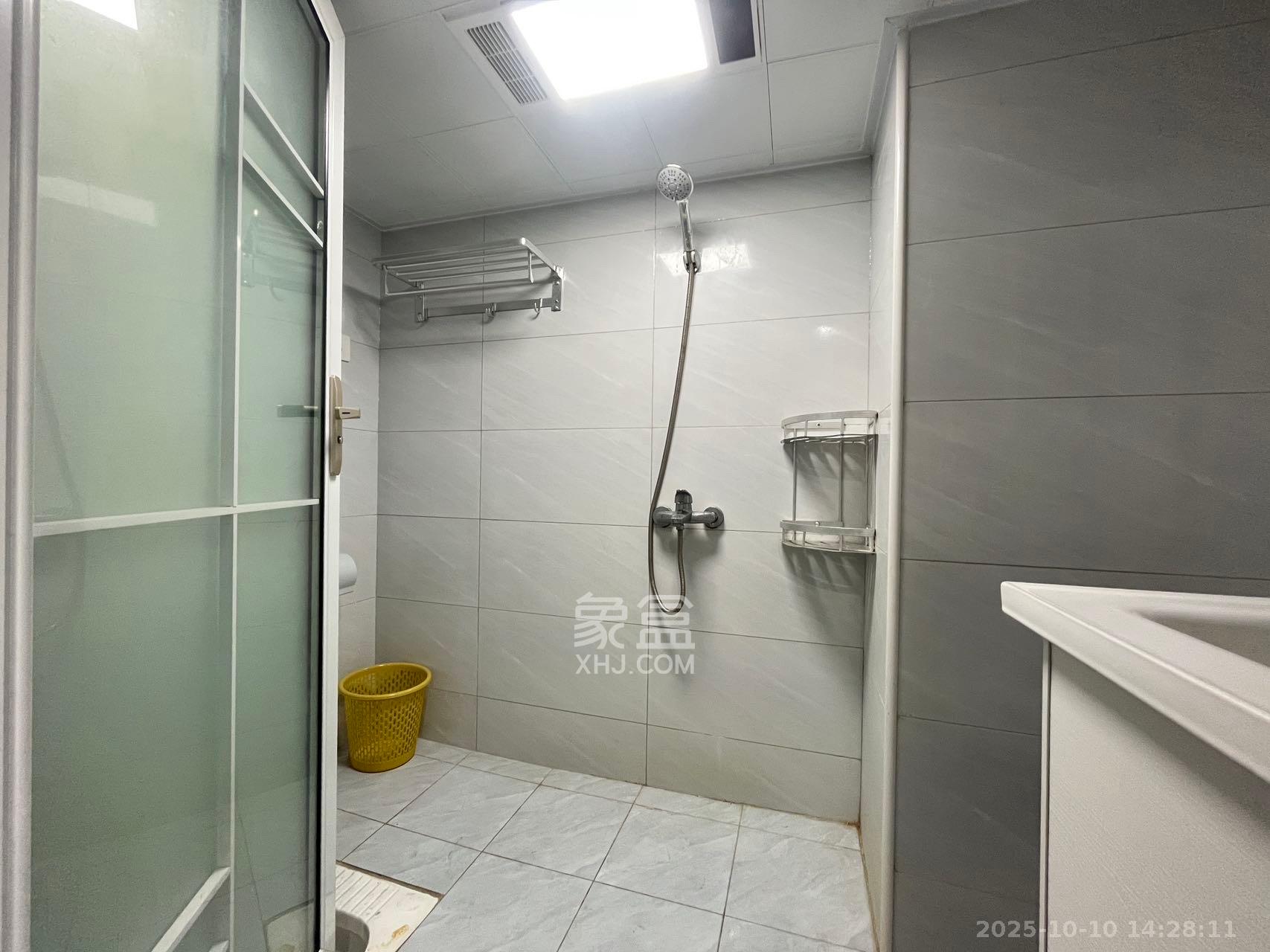 新城悦隽公园  2室1厅1卫    1600.0元/月室内图