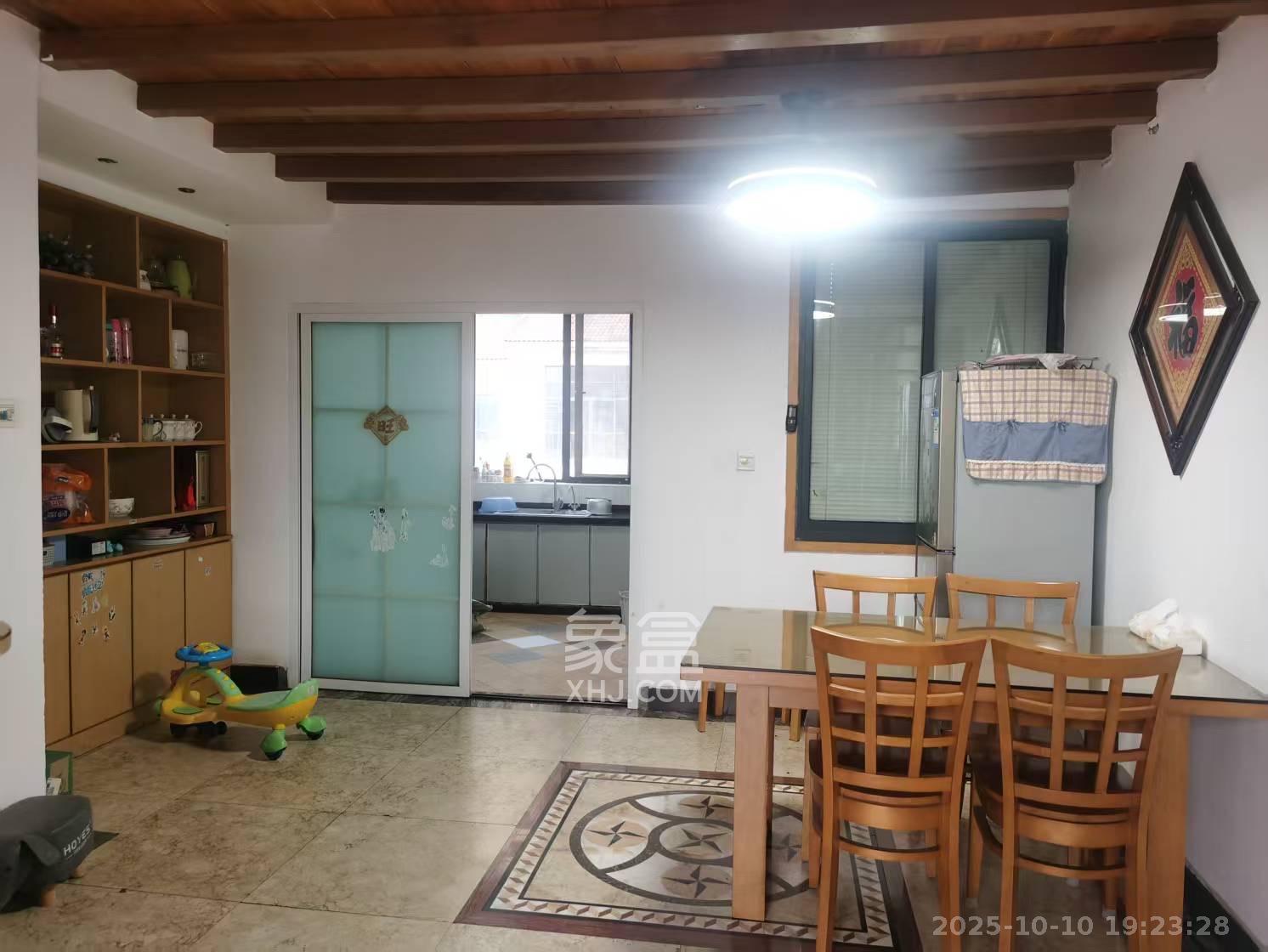 美林水郡  3室2厅2卫    2200.0元/月室内图