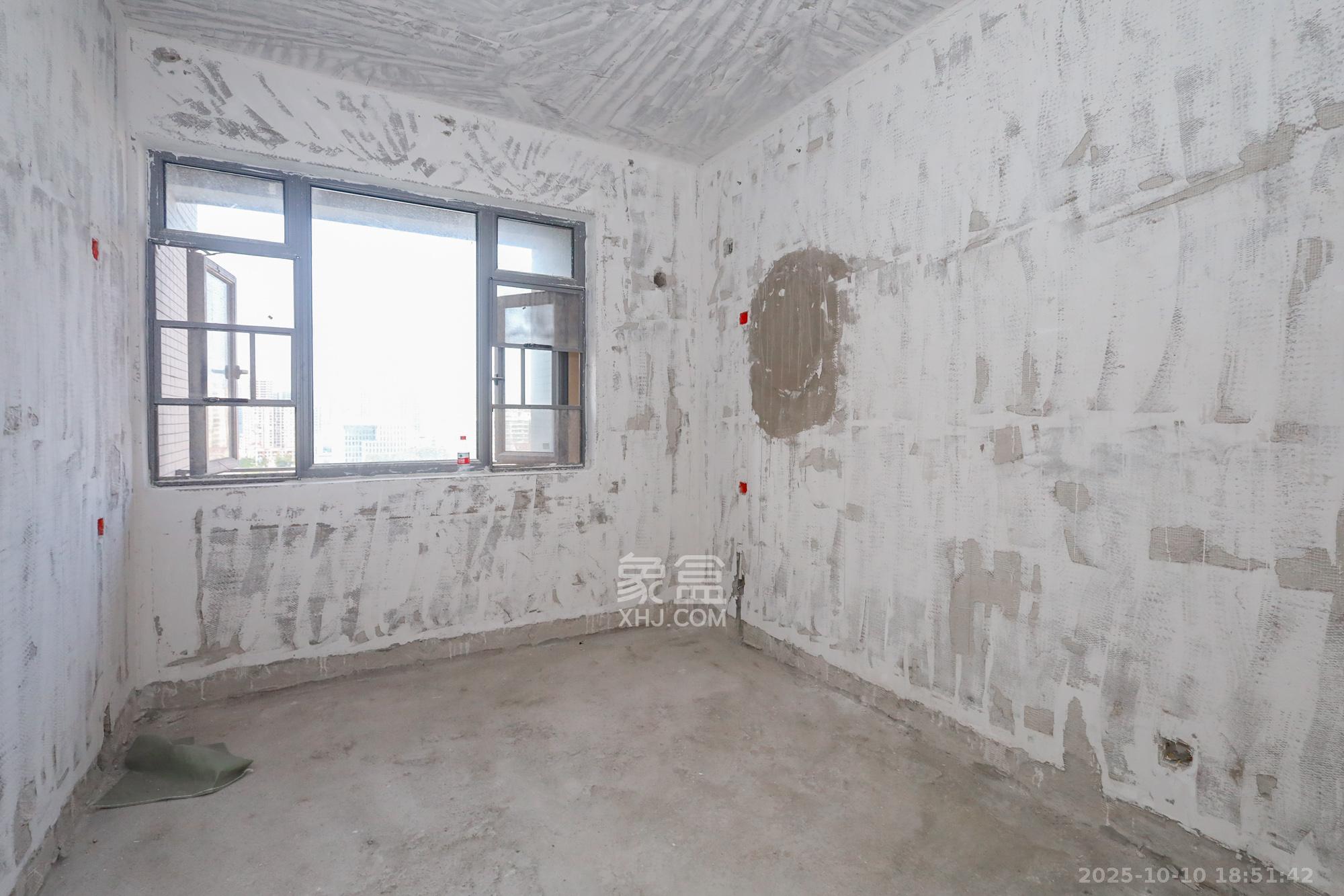 八方小区C区 1室2厅2卫 335.0万 八方小区C区 1室2厅2卫 335.0万卧室