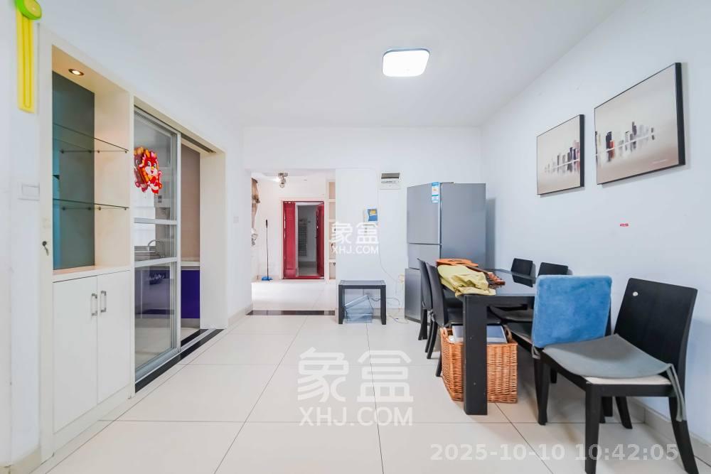 汇城上筑  3室2厅1卫    2300.0元/月室内图