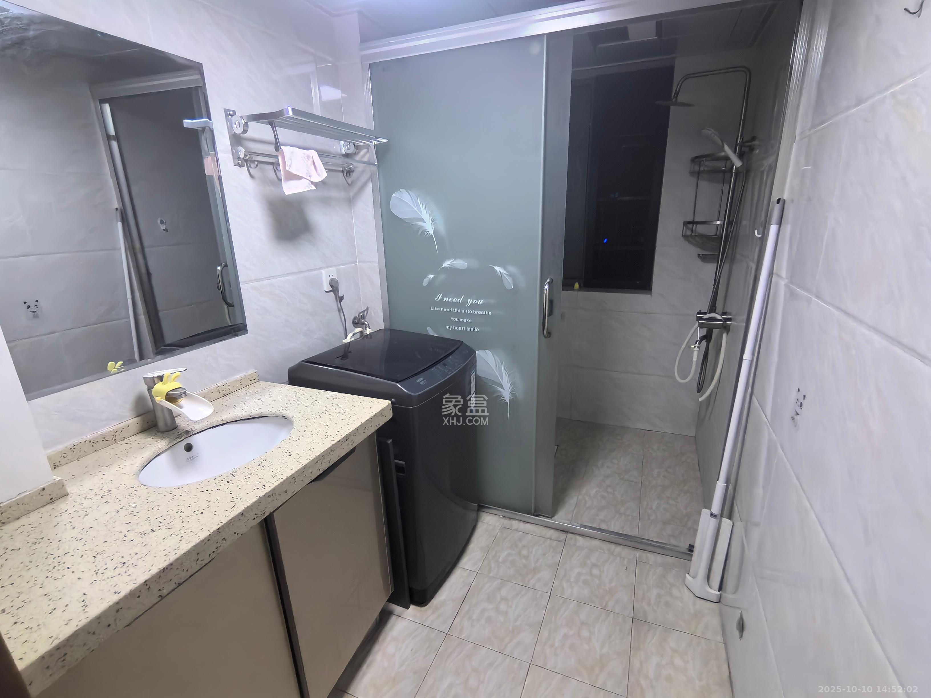 上海城小区 4室2厅2卫 2700.0元/月 上海城小区 4室2厅2卫 2700.0元/月室内图