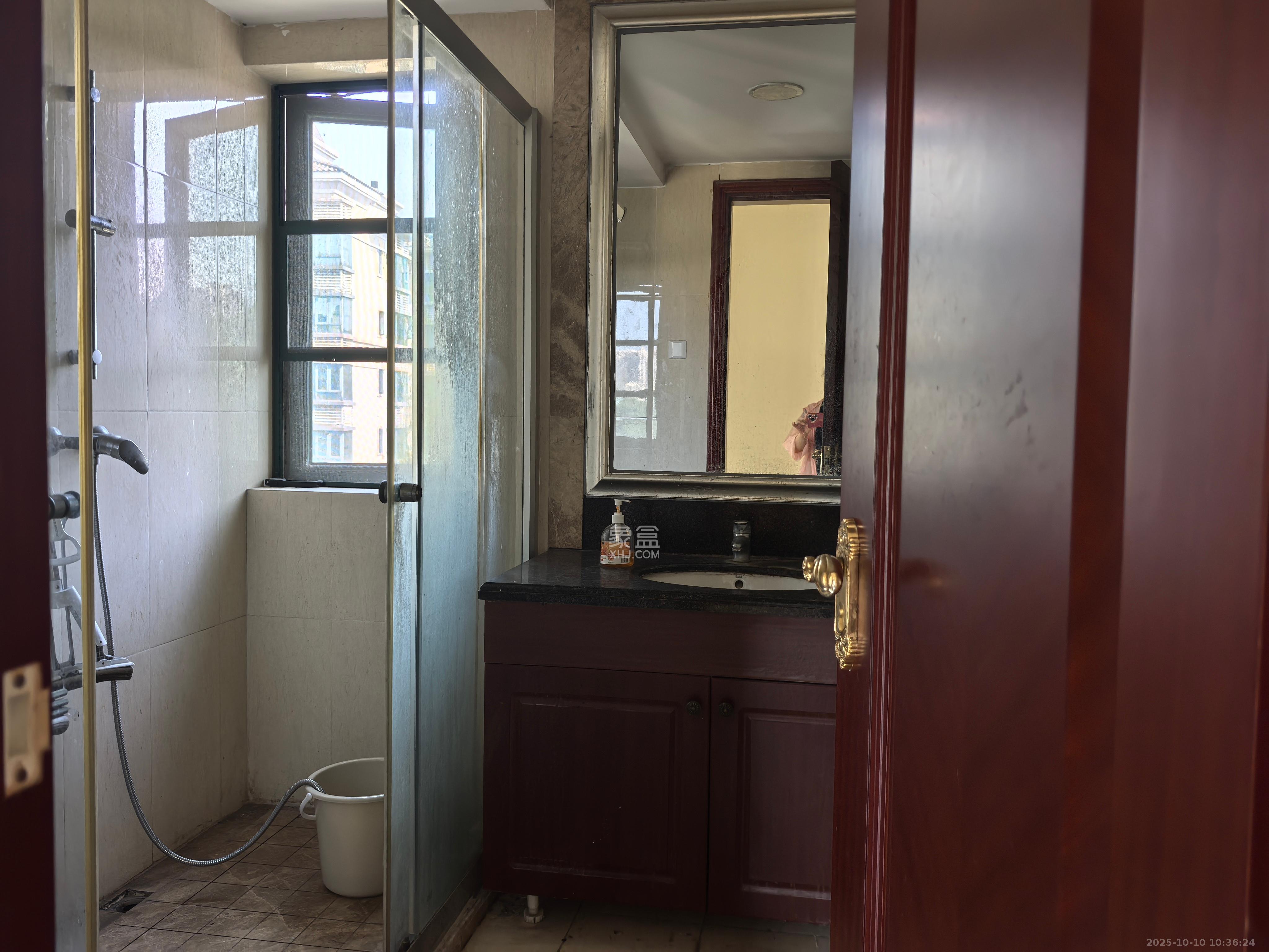 恒大城  4室2厅2卫    3000.0元/月室内图