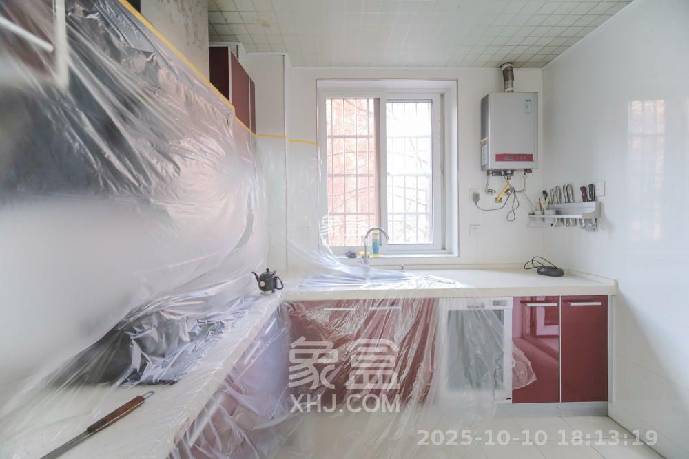 山水湾 3室2厅1卫 2200.0元/月 山水湾 3室2厅1卫 2200.0元/月室内图