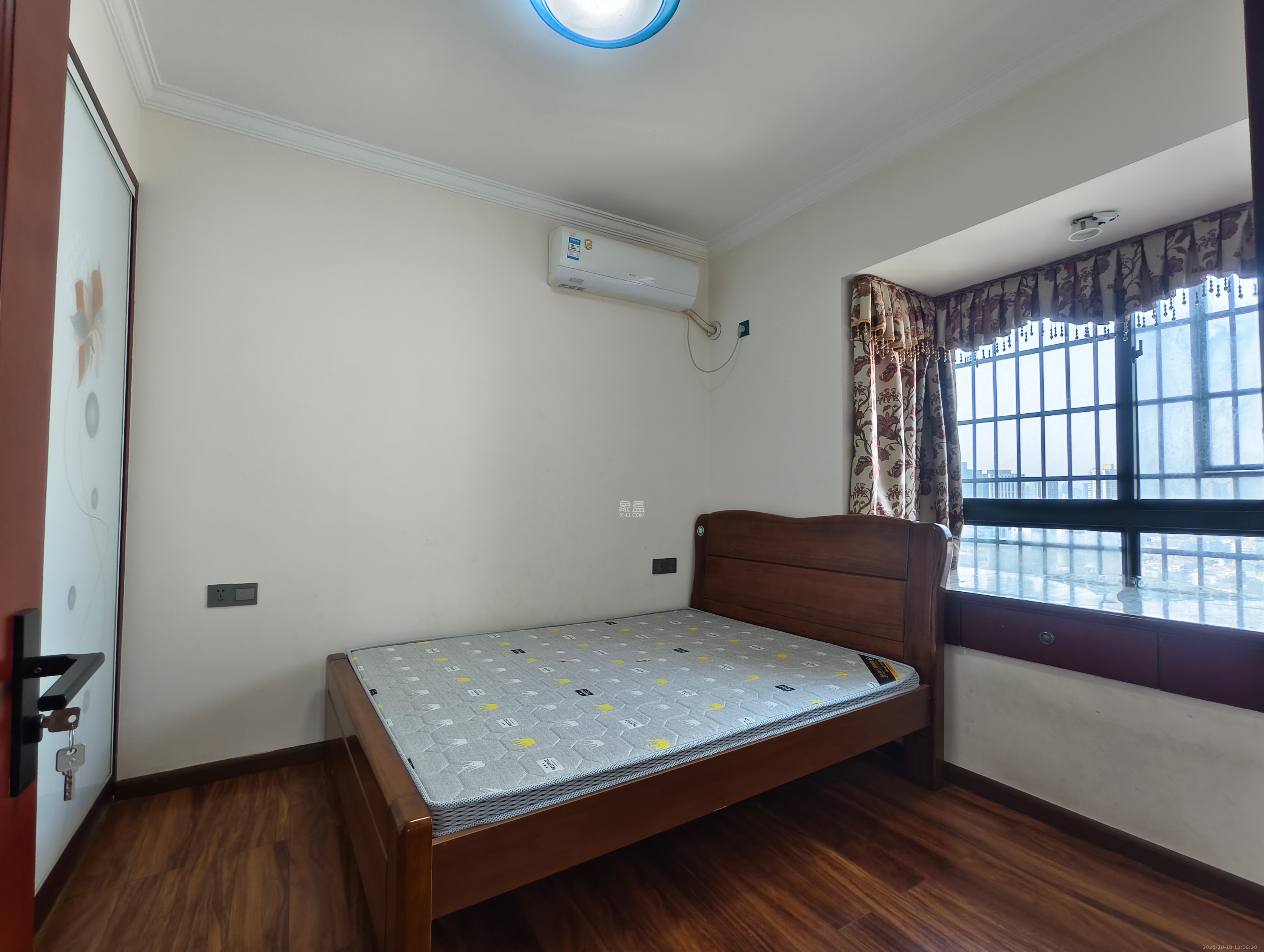 华城广场 2室2厅1卫 2800.0元/月 华城广场 2室2厅1卫 2800.0元/月室内图