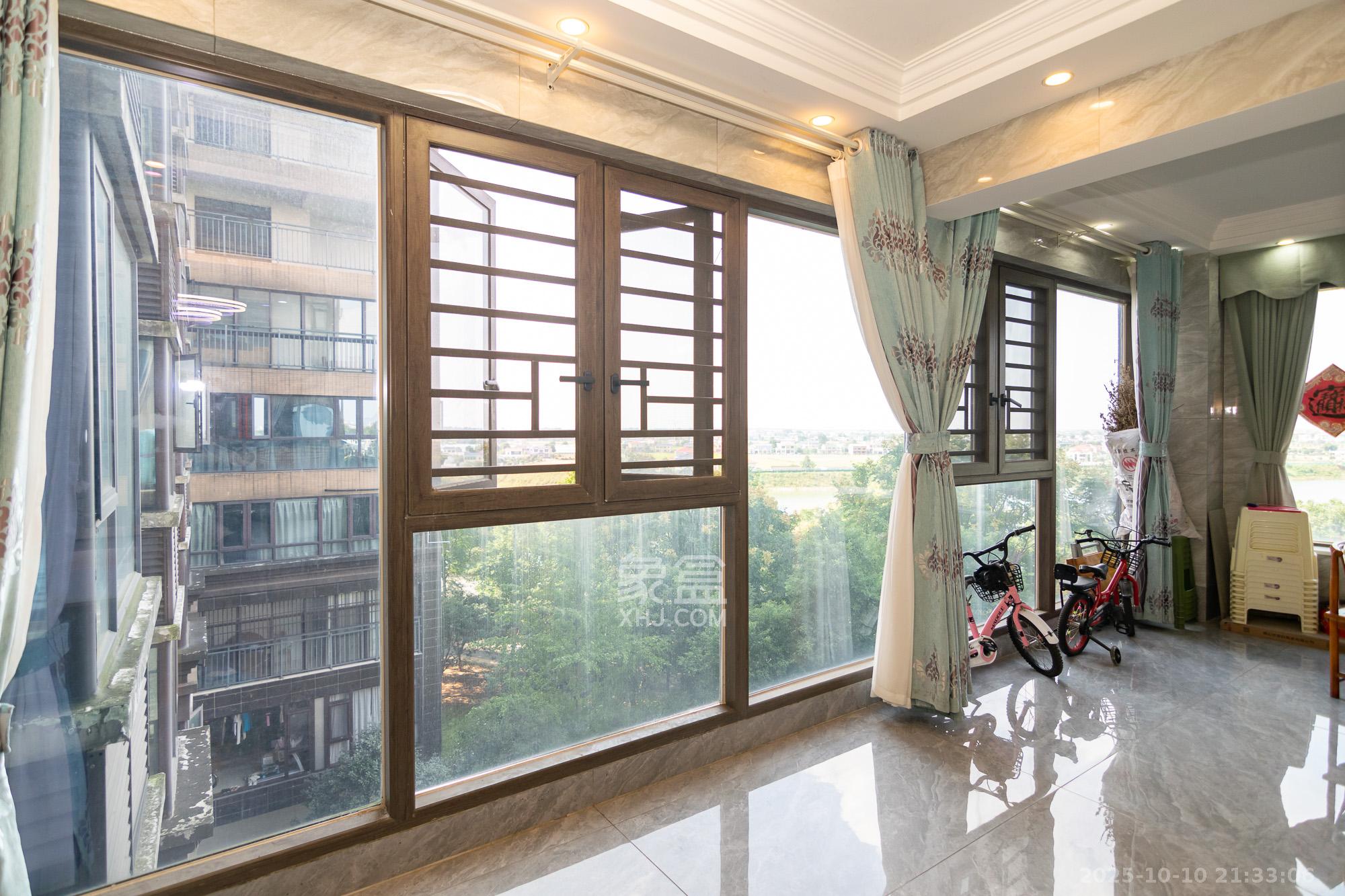 高域自然城  4室2厅2卫    145.0万阳台