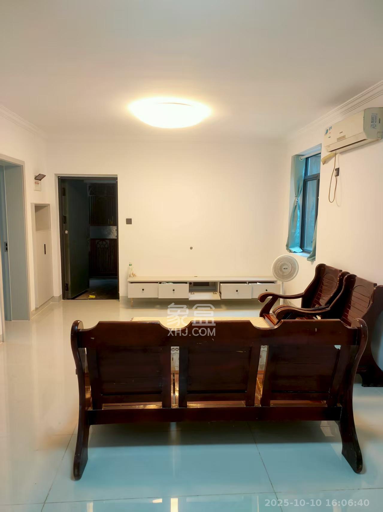 四方坪教师村 3室1厅1卫 900.0元/月 四方坪教师村 3室1厅1卫 900.0元/月室内图