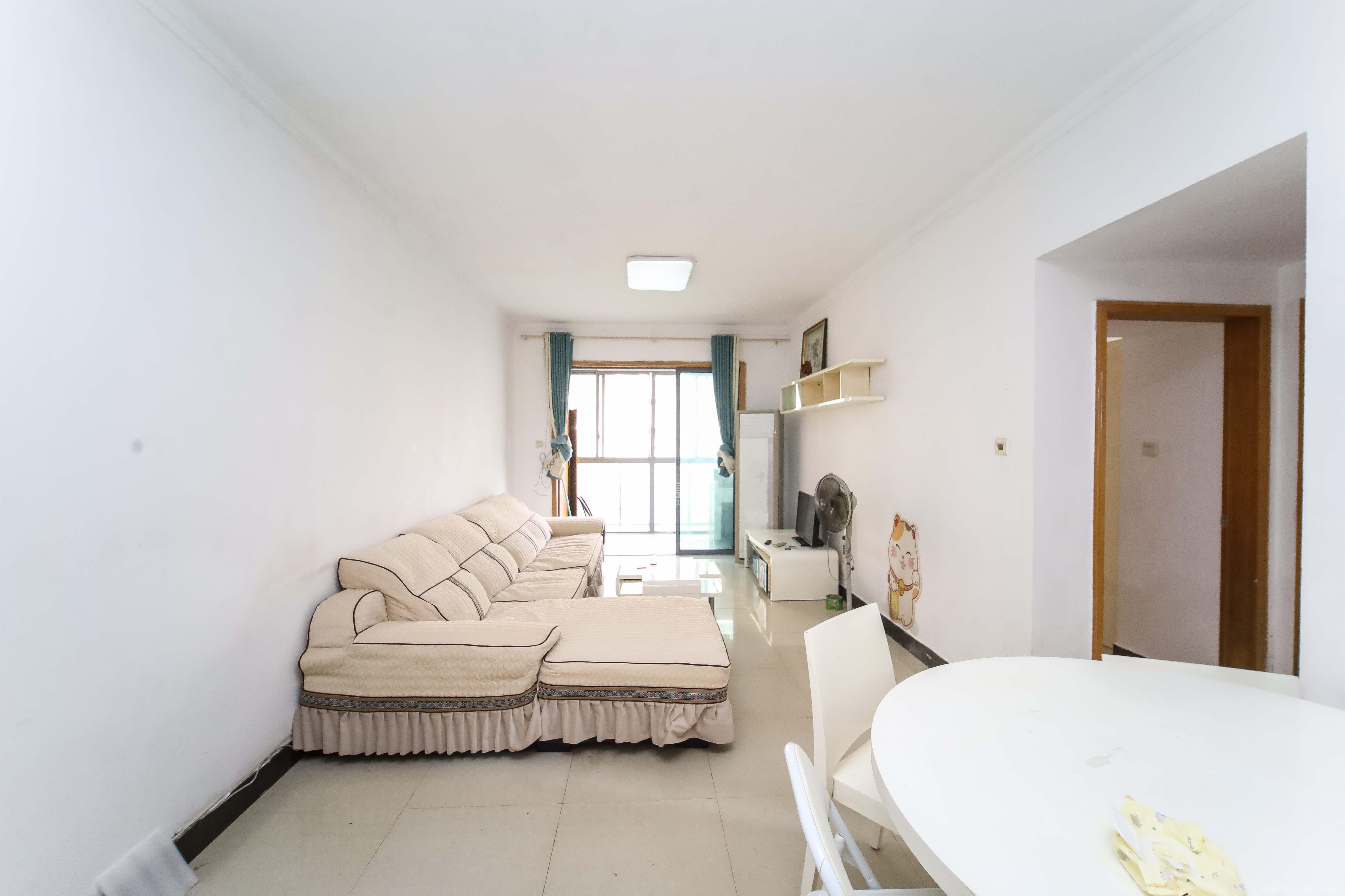 银港水晶城 2室2厅1卫 60.8万 银港水晶城 2室2厅1卫 60.8万客厅