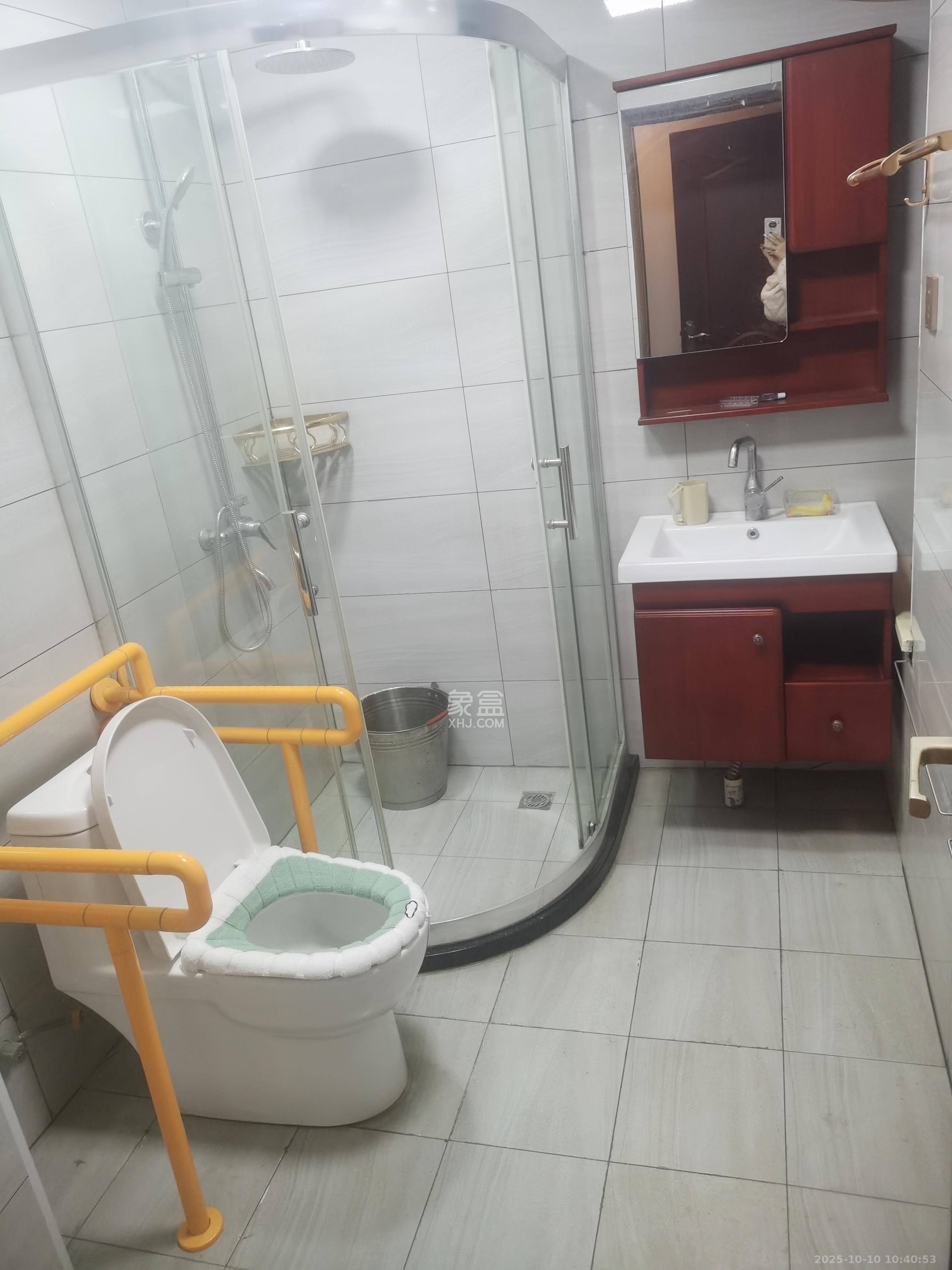 万达华府  3室2厅2卫    2000.0元/月室内图