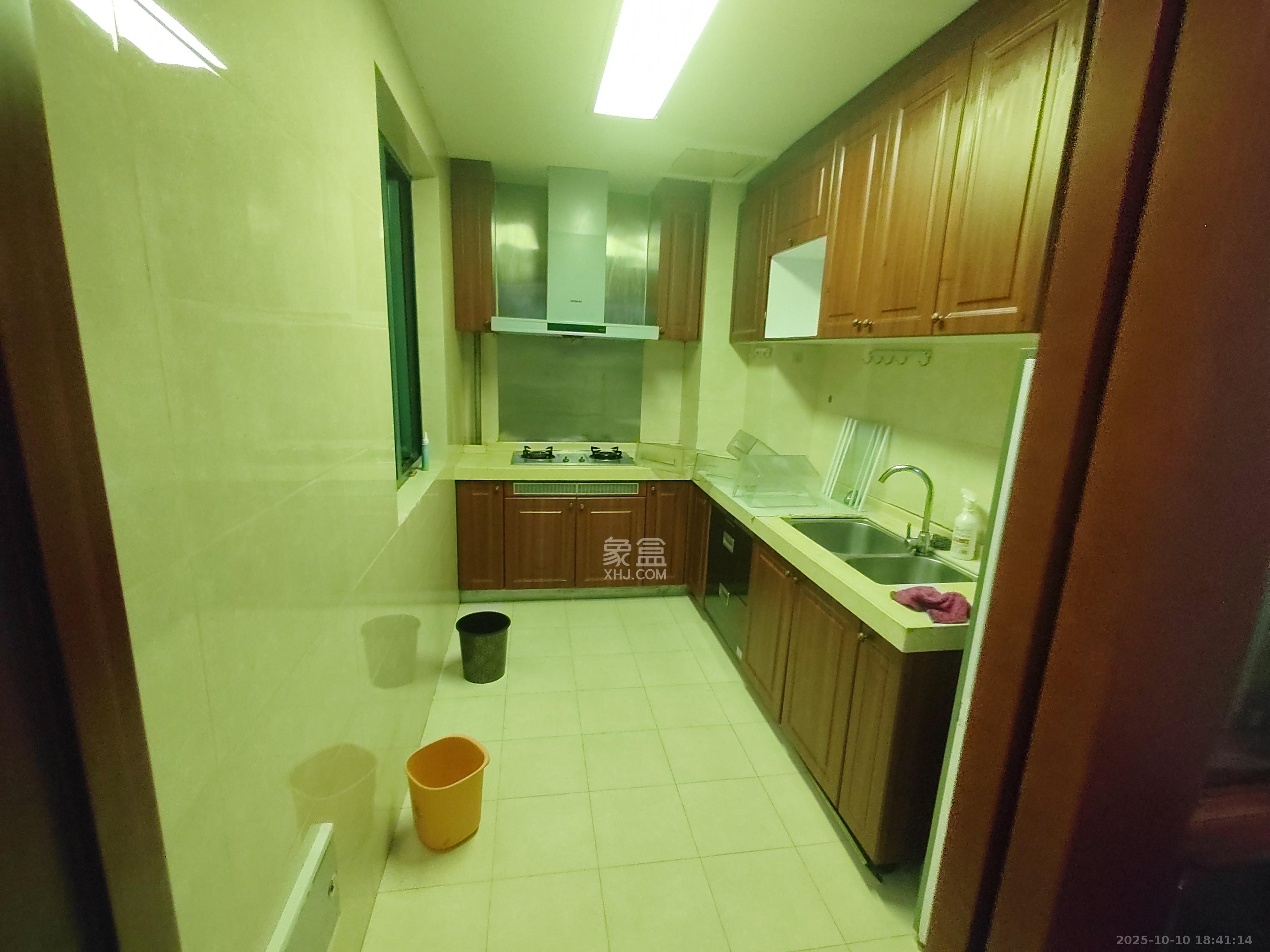 恒大雅苑  1室2厅1卫    2300.0元/月室内图