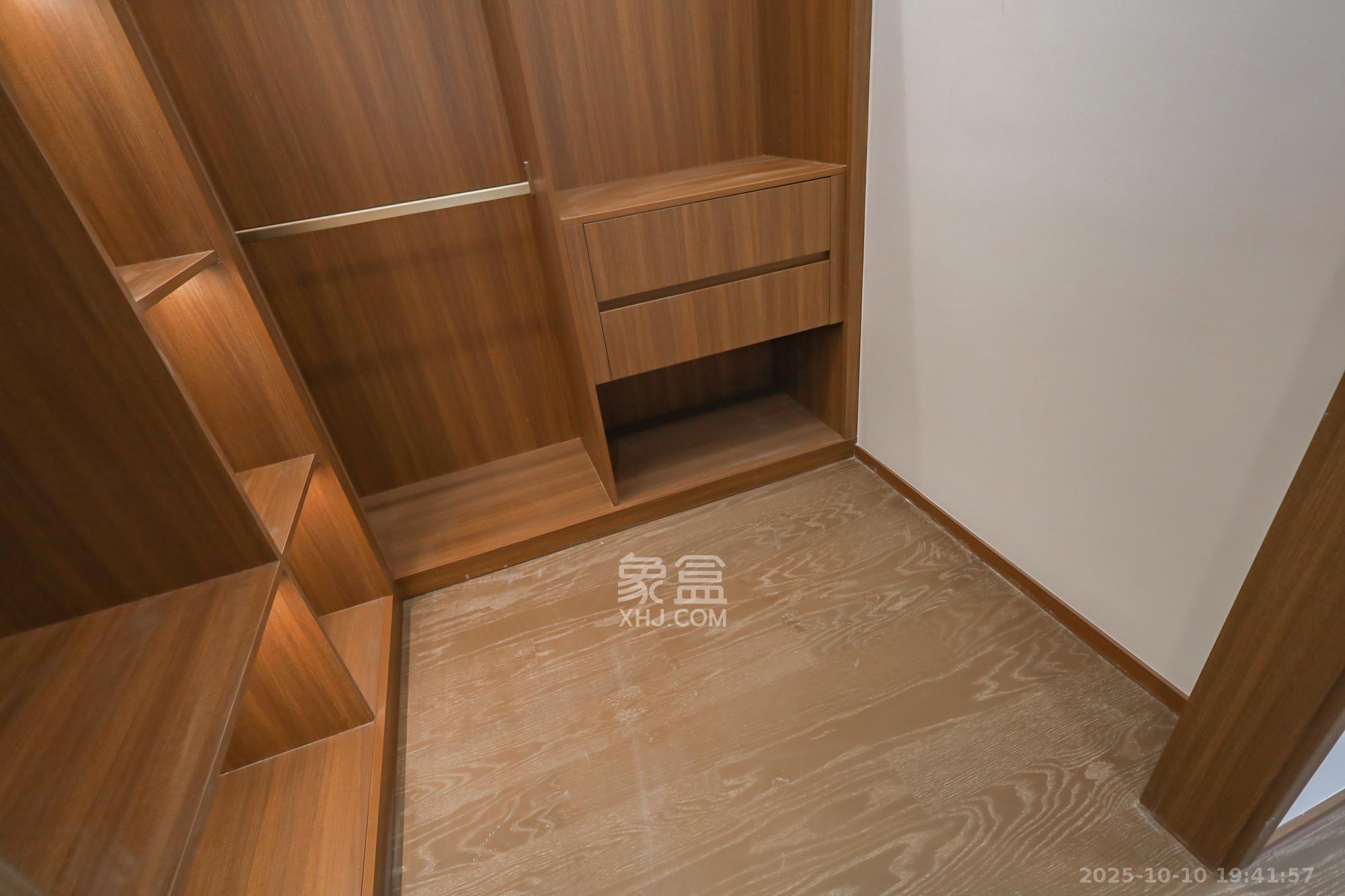江山印  4室2厅3卫    600.0万其他
