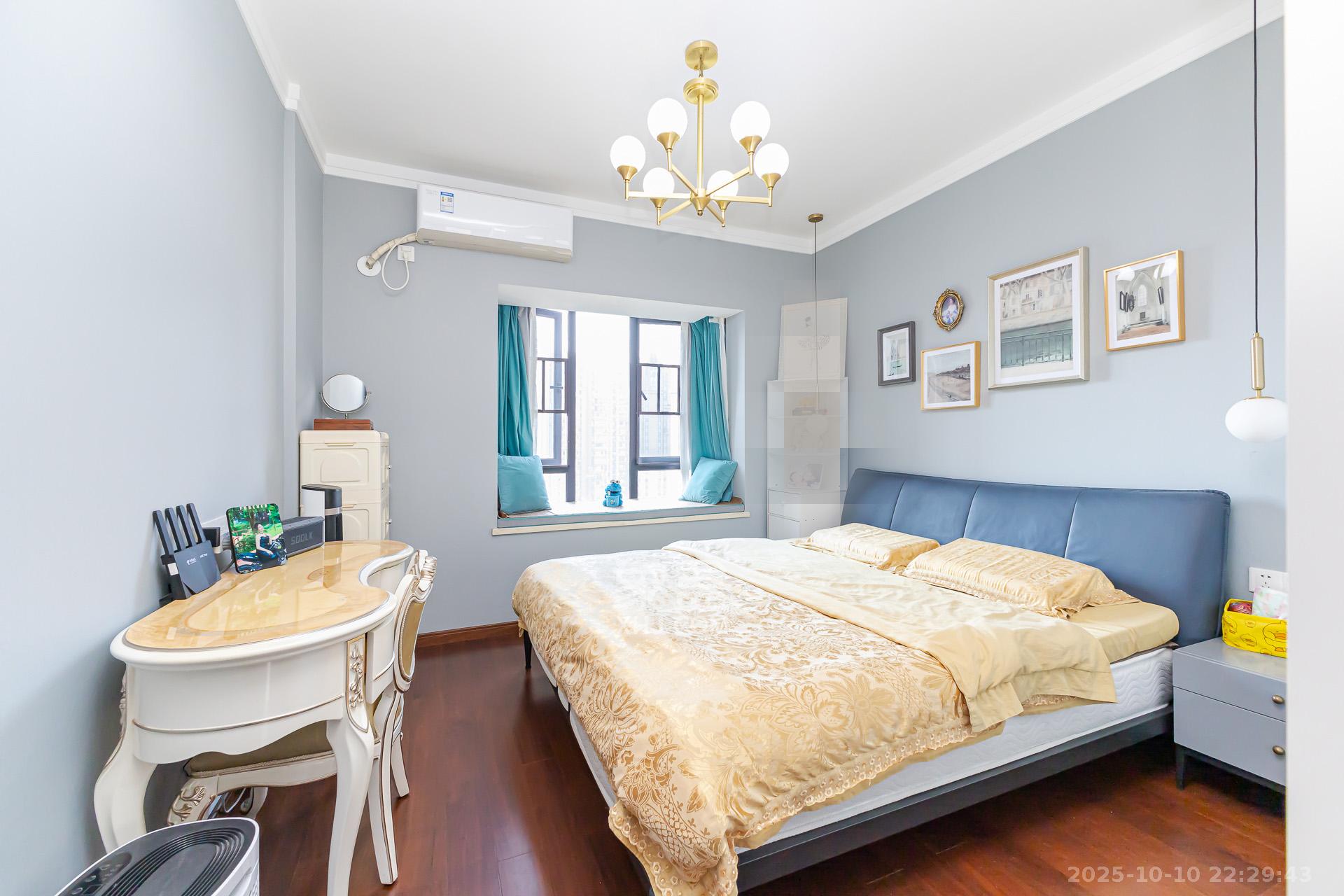 万润滨江天著 5室2厅2卫 135.0万 万润滨江天著 5室2厅2卫 135.0万卧室