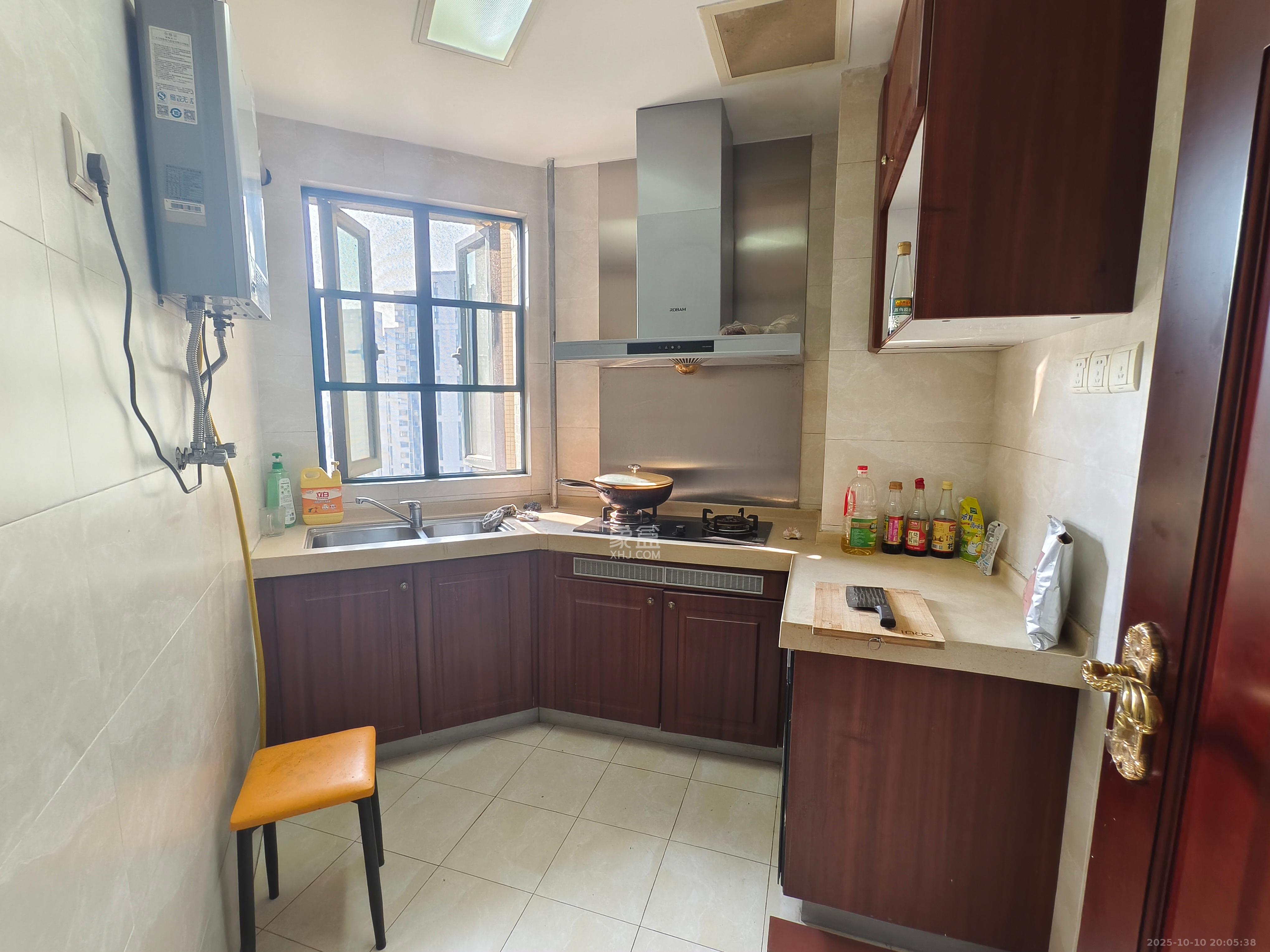 恒大翡翠华庭  2室1厅1卫    2000.0元/月室内图