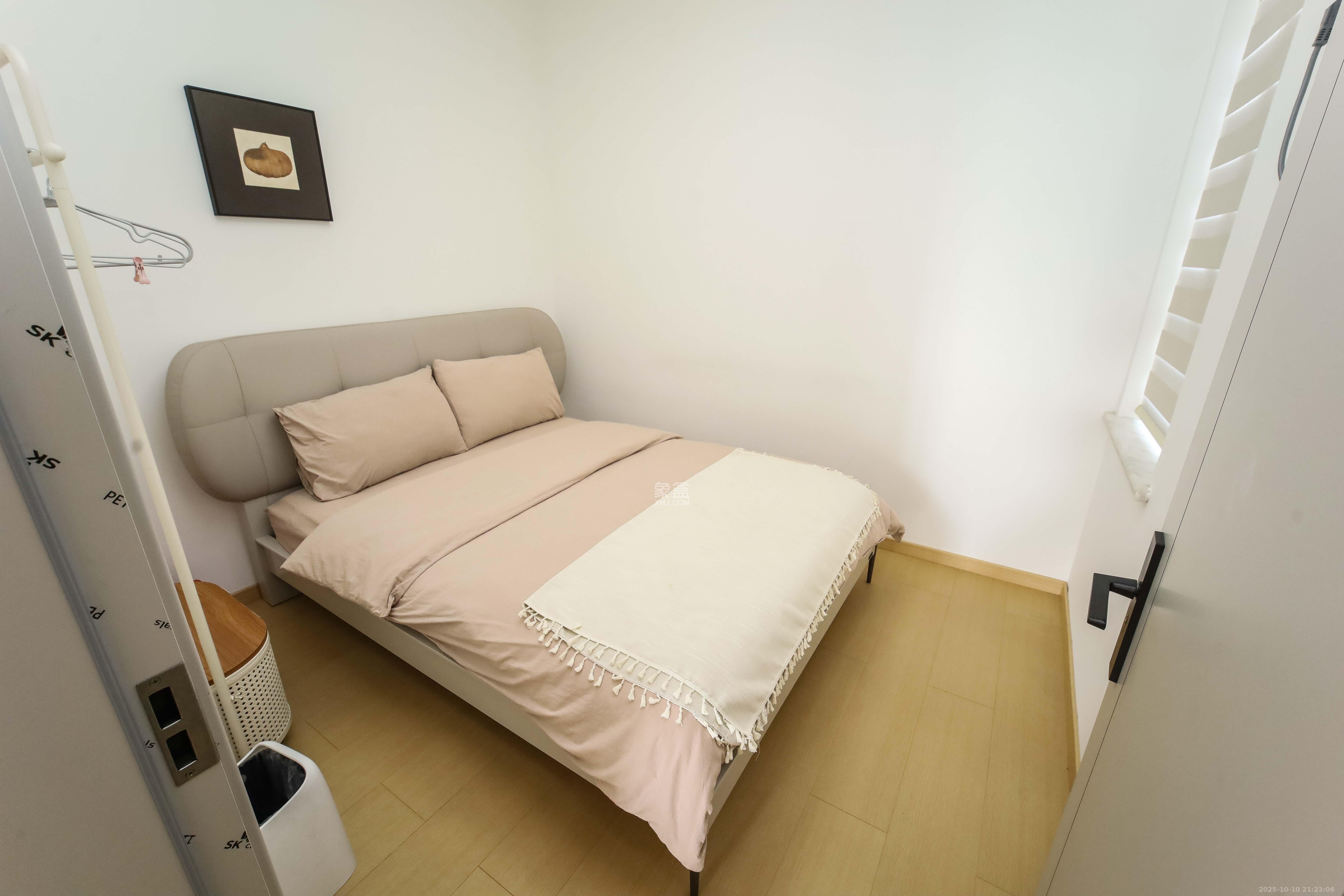 左岸右岸 3室2厅2卫 87.5万 左岸右岸 3室2厅2卫 87.5万卧室