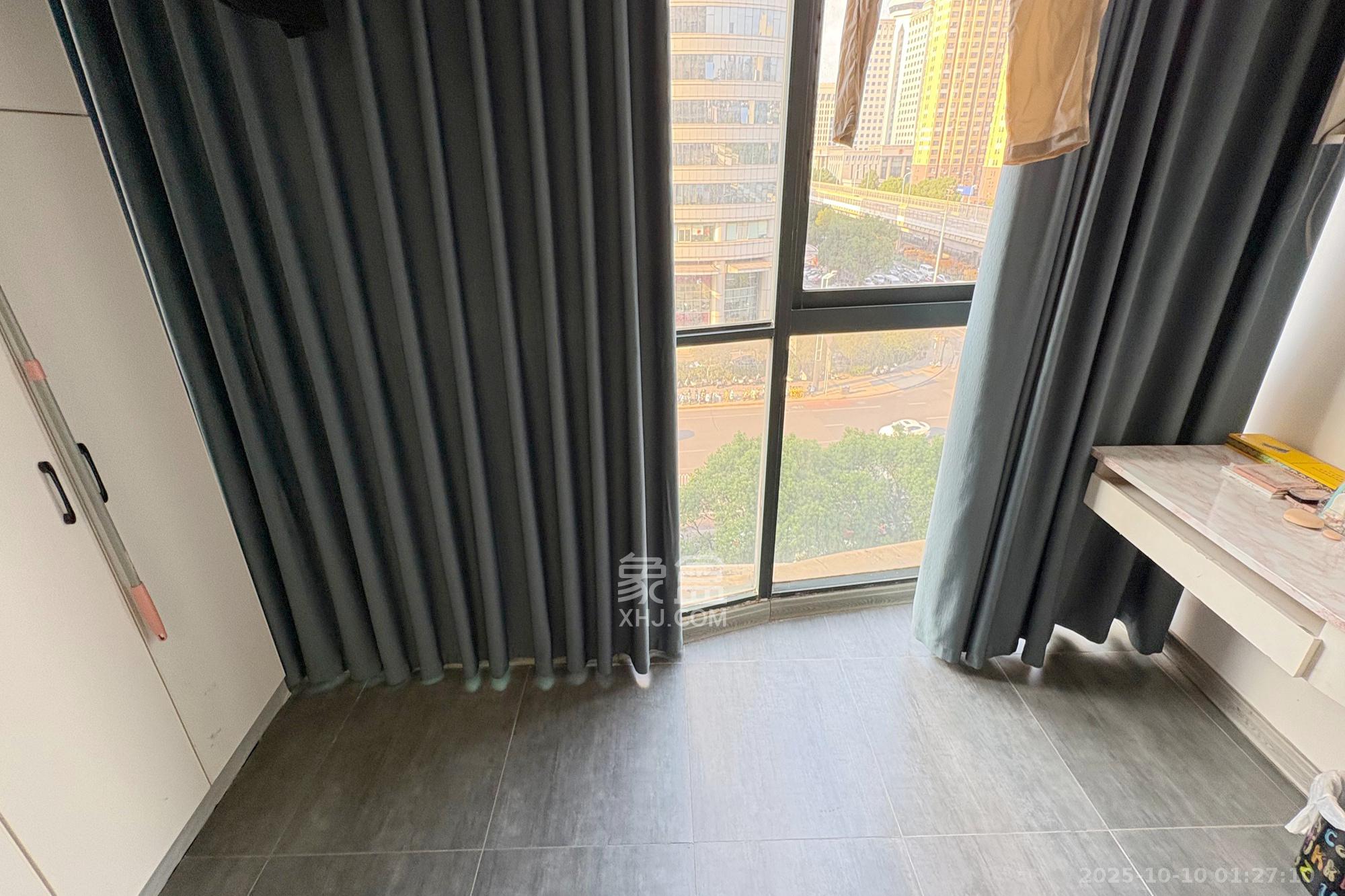 上东印象  1室1厅1卫    28.8万阳台