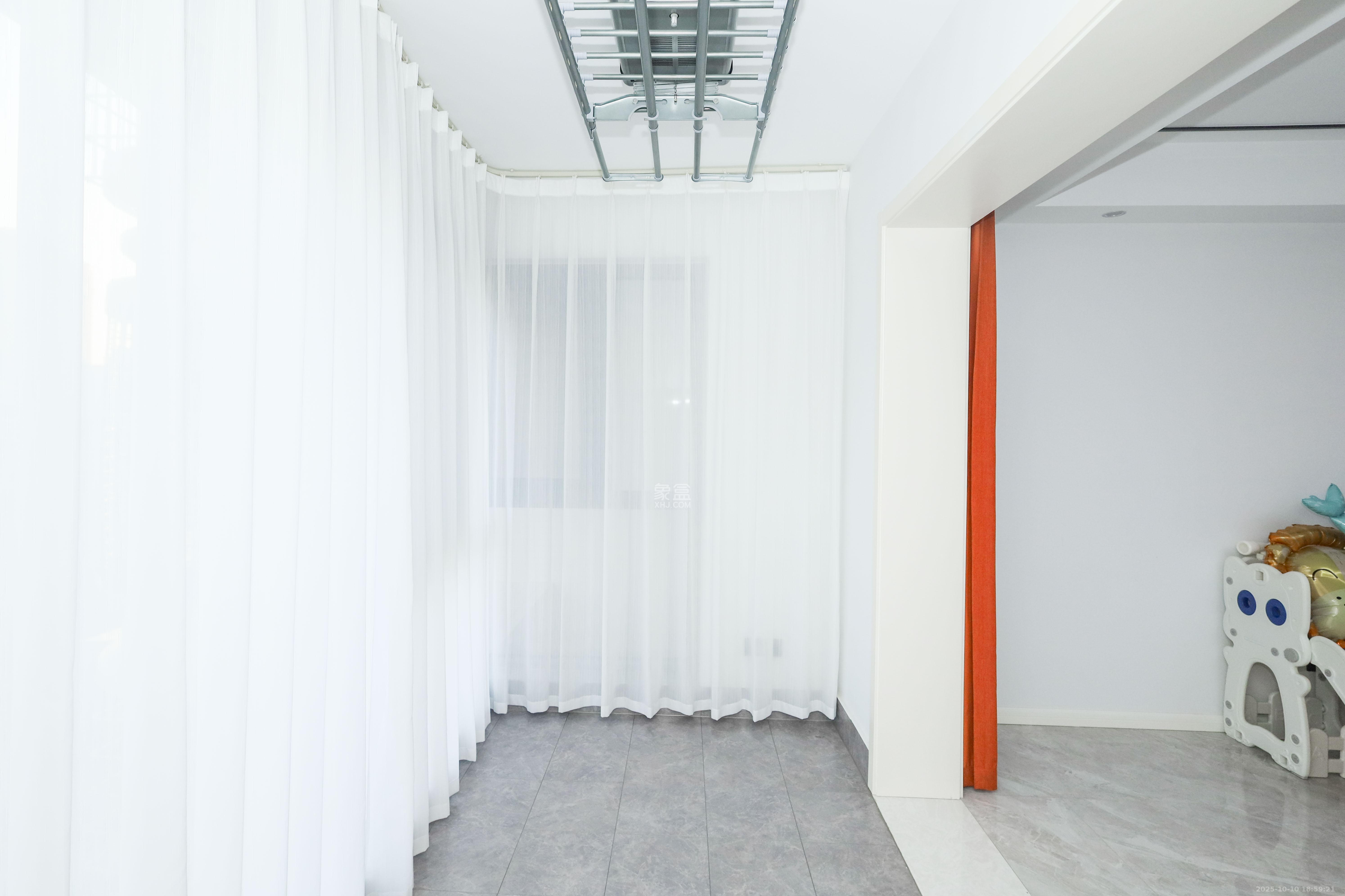 保利麓谷林语D区 4室2厅2卫 148.0万 保利麓谷林语D区 4室2厅2卫 148.0万阳台