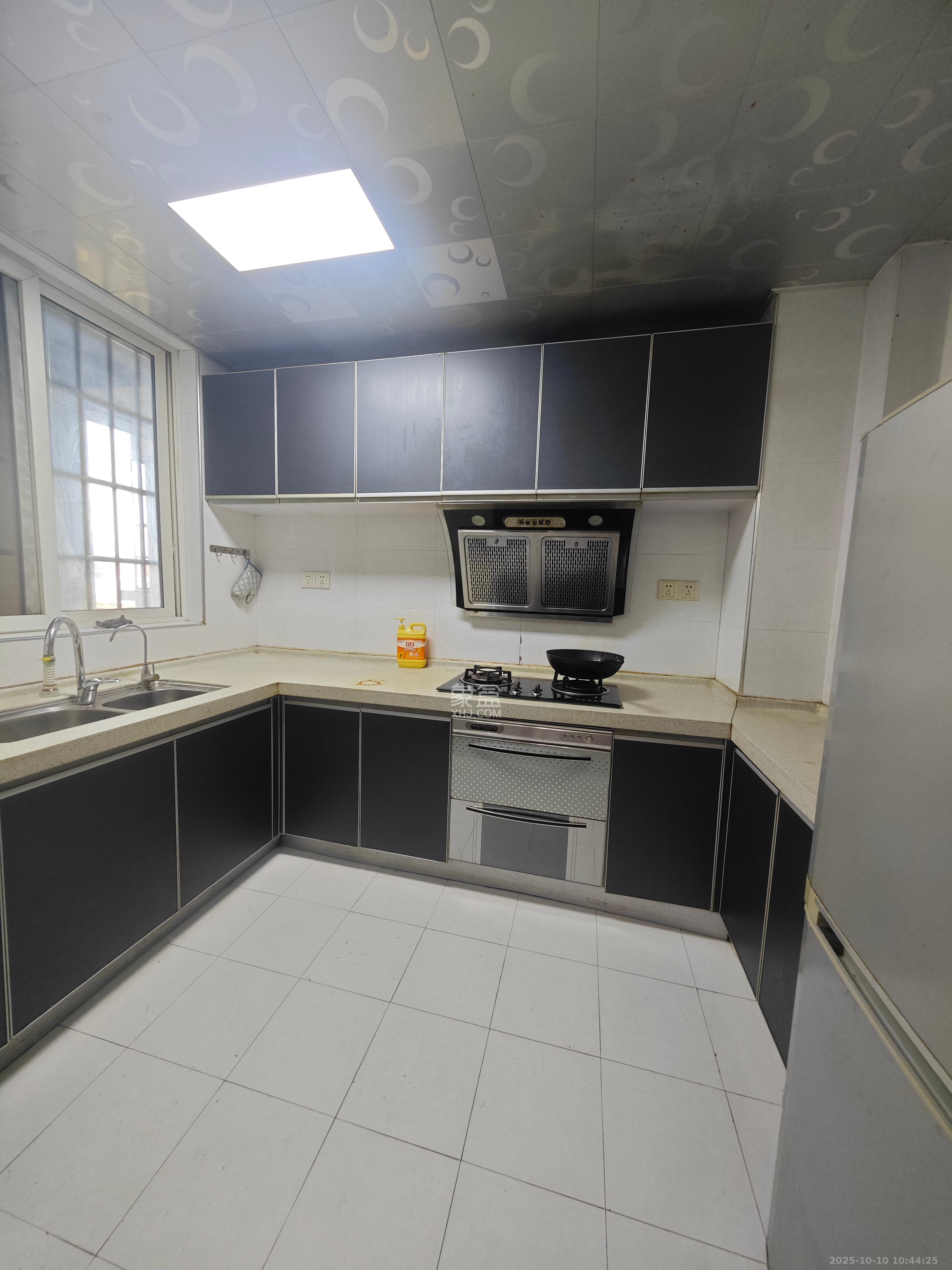 锦璨家园  3室2厅2卫    1800.0元/月室内图