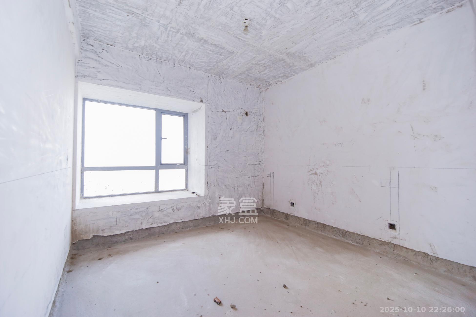 上海城小区  4室2厅2卫    168.0万卧室