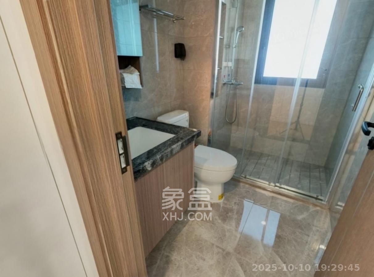 中海麓山境南区  3室2厅2卫    3000.0元/月室内图
