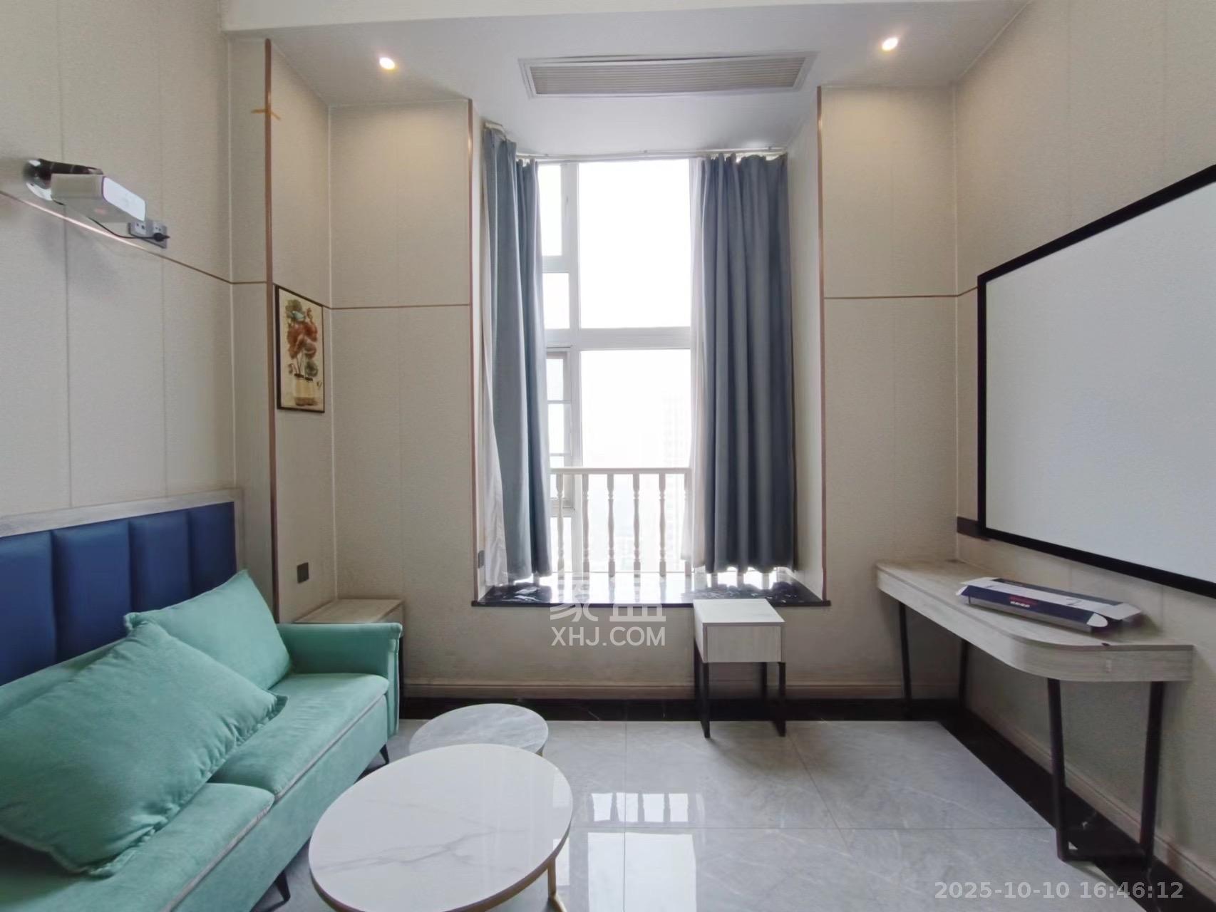 芙蓉万国城MOMA（卓越汇富苑）  1室1厅1卫    1700.0元/月