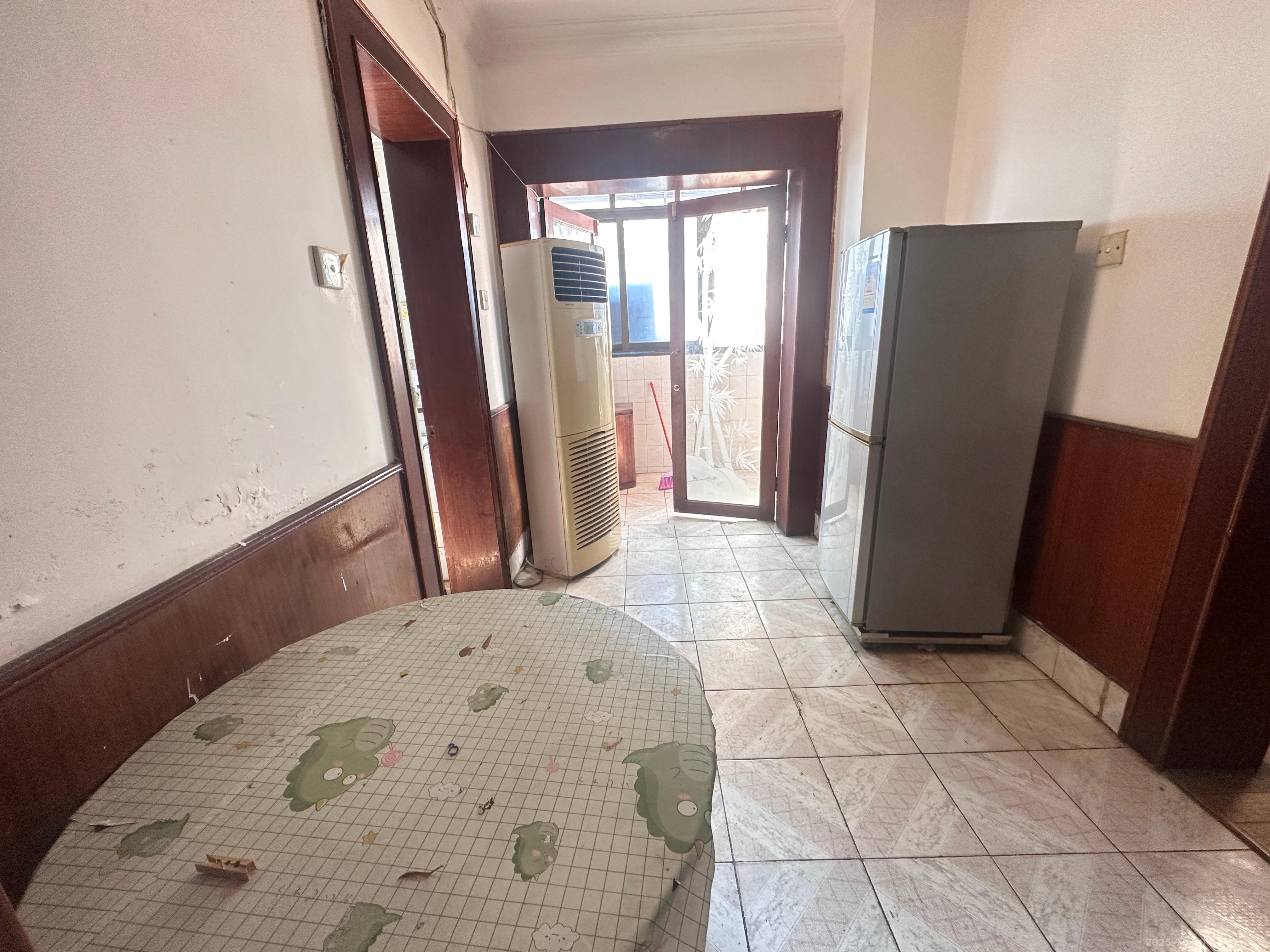 东塘工商银行宿舍 1室0厅0卫 2100.0元/月 东塘工商银行宿舍 1室0厅0卫 2100.0元/月室内图