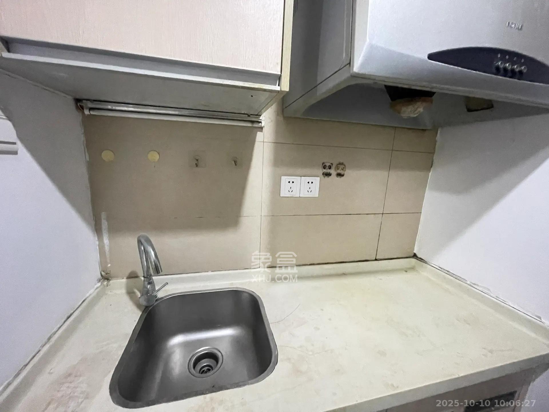 万科金色家园  1室1厅1卫    1100.0元/月 万科金色家园  1室1厅1卫    1100.0元/月室内图