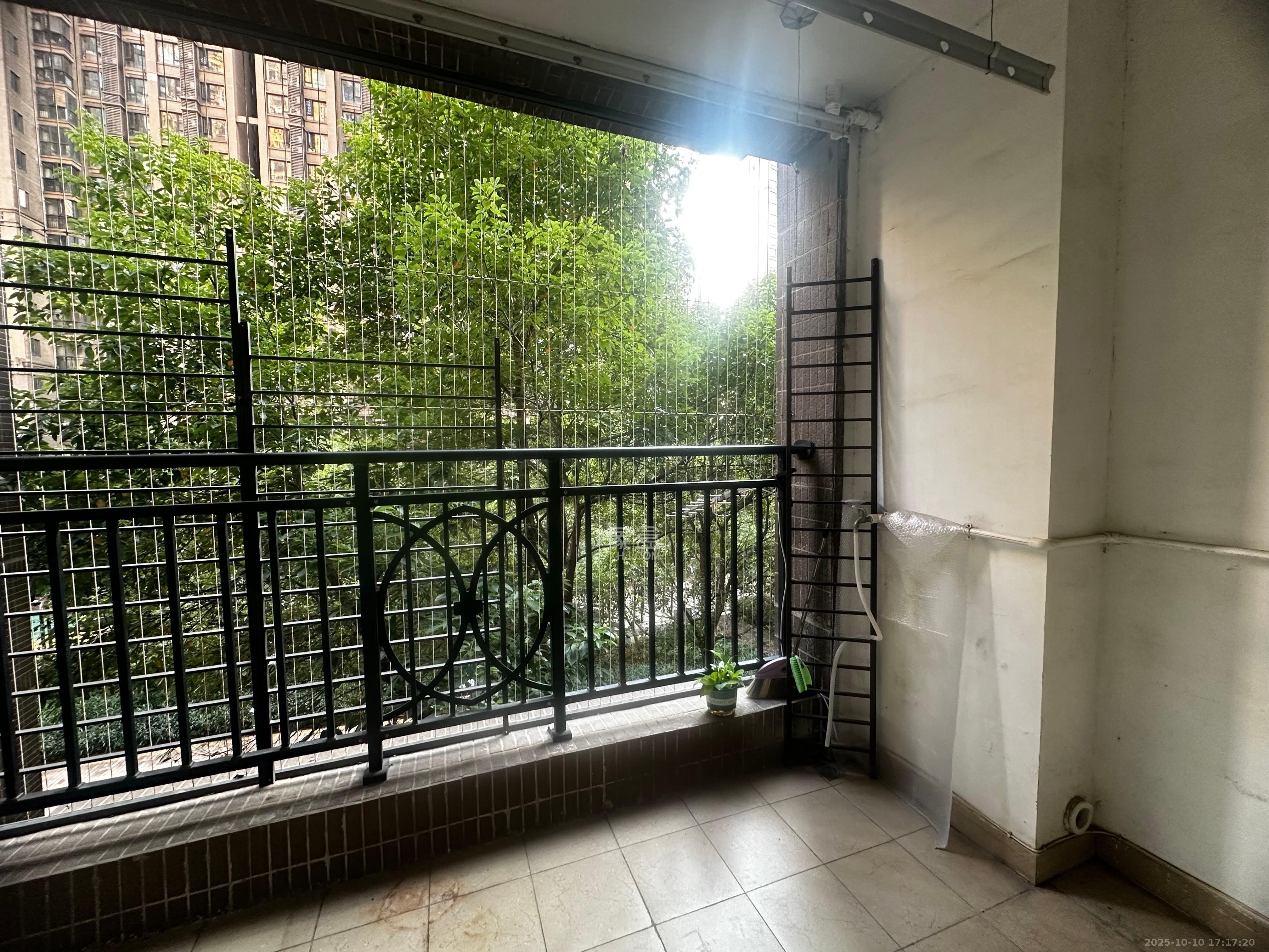 中海国际一期  3室2厅2卫    2300.0元/月室内图