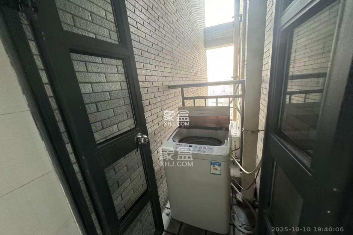 中天广场 1室1厅1卫 2000.0元/月 中天广场 1室1厅1卫 2000.0元/月室内图