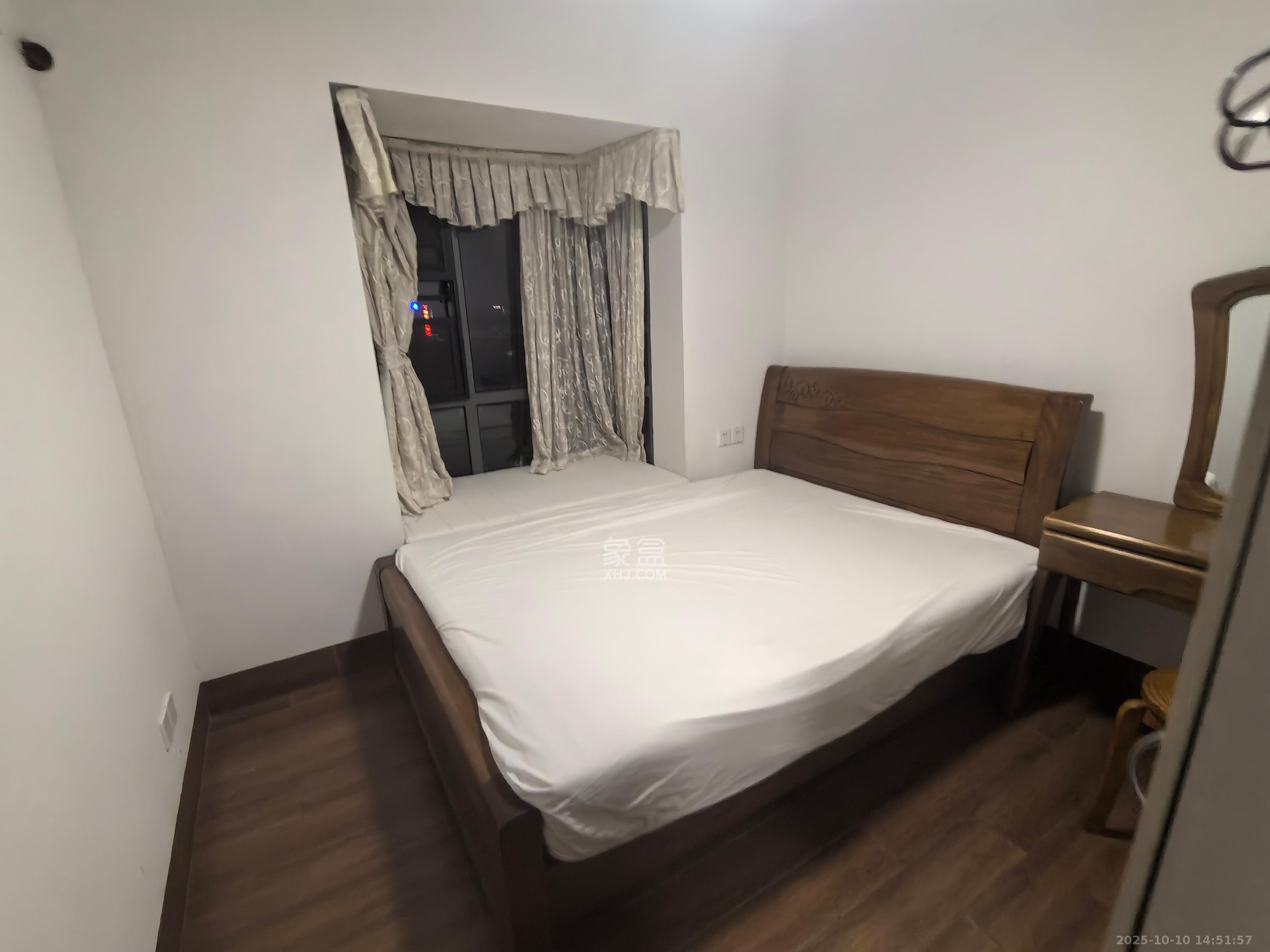 上海城小区  4室2厅2卫    2700.0元/月室内图