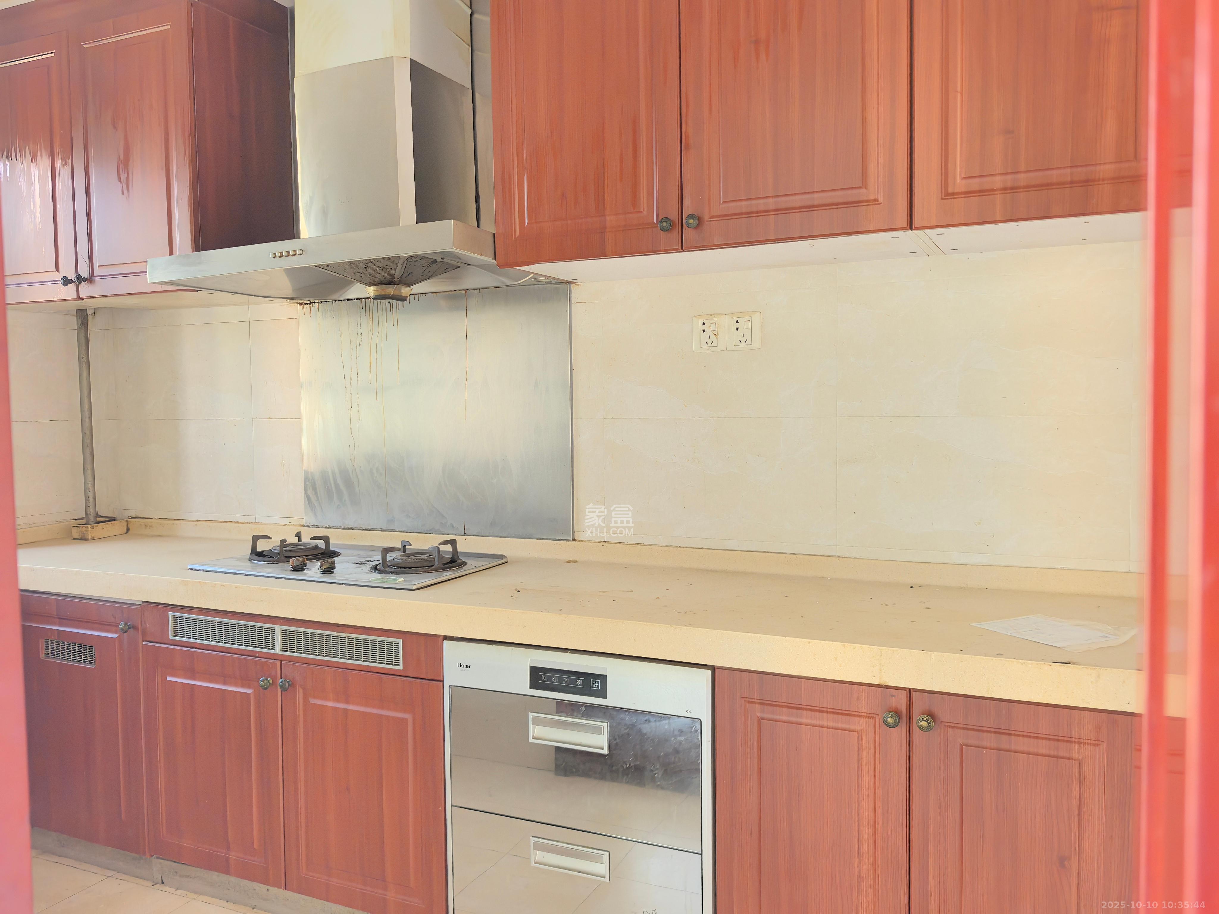 恒大城  4室2厅2卫    3000.0元/月室内图