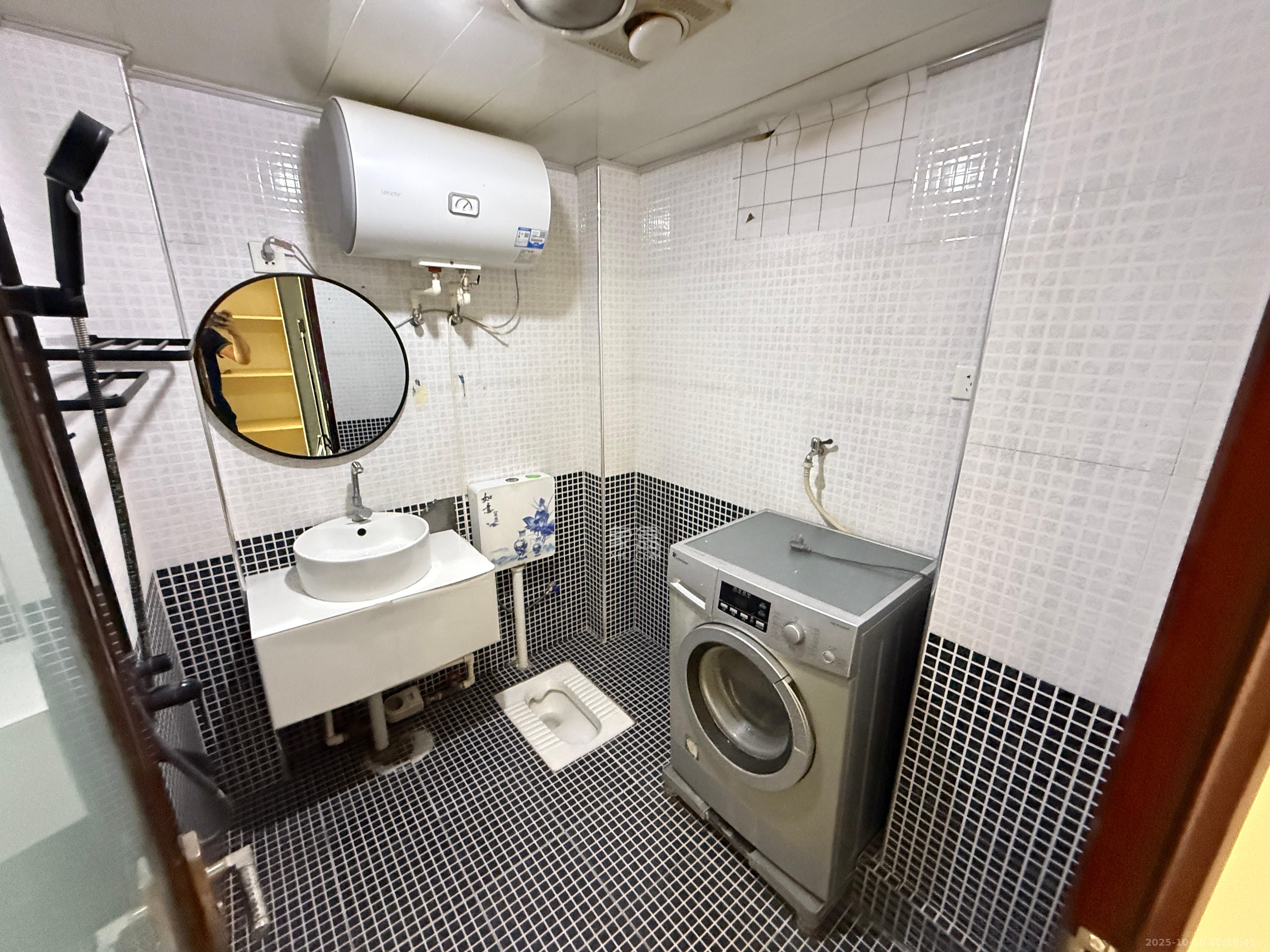 君临国际  1室1厅1卫    1900.0元/月室内图