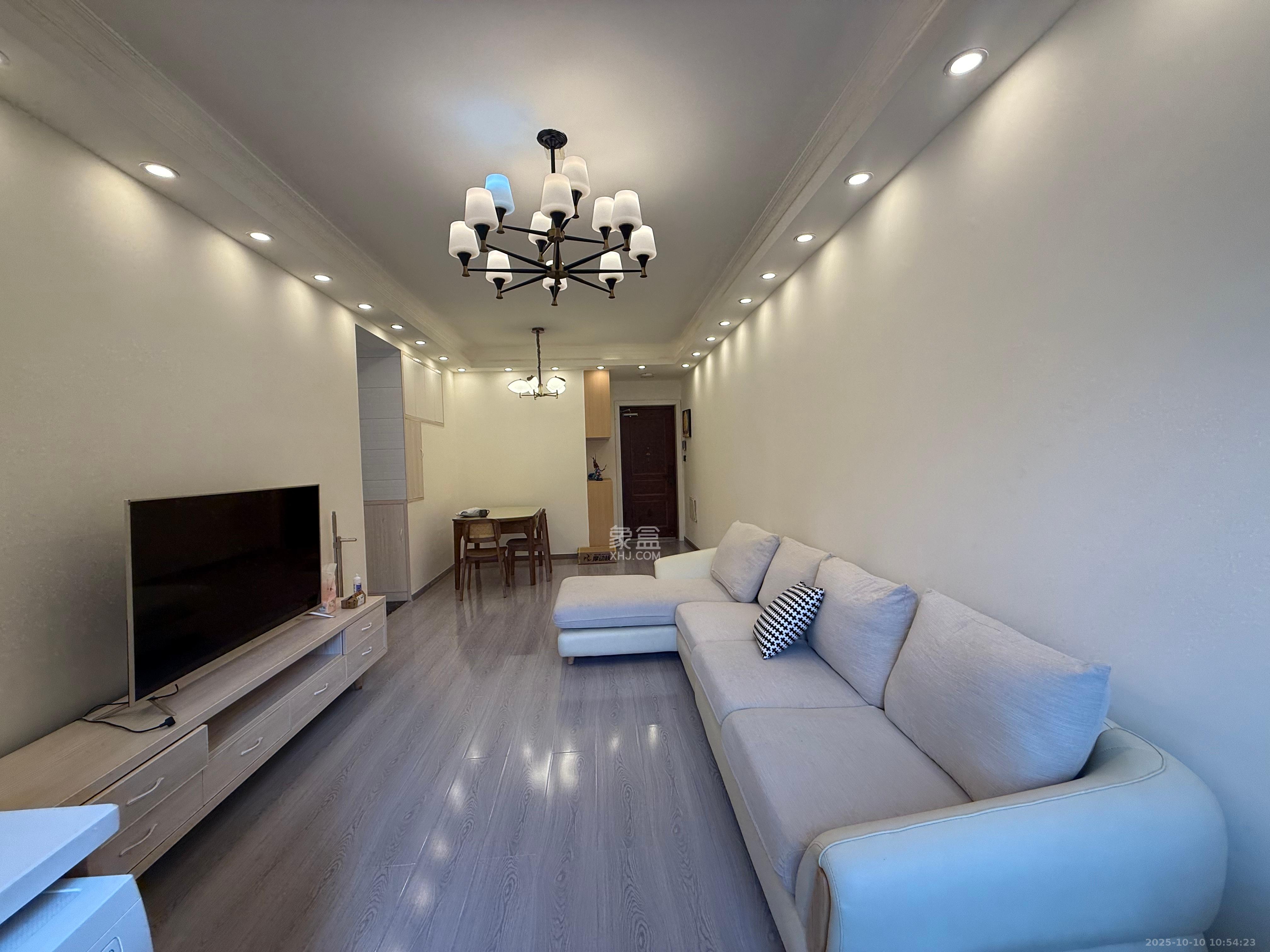 阳光城尚东湾青云苑  2室2厅1卫    2400.0元/月室内图