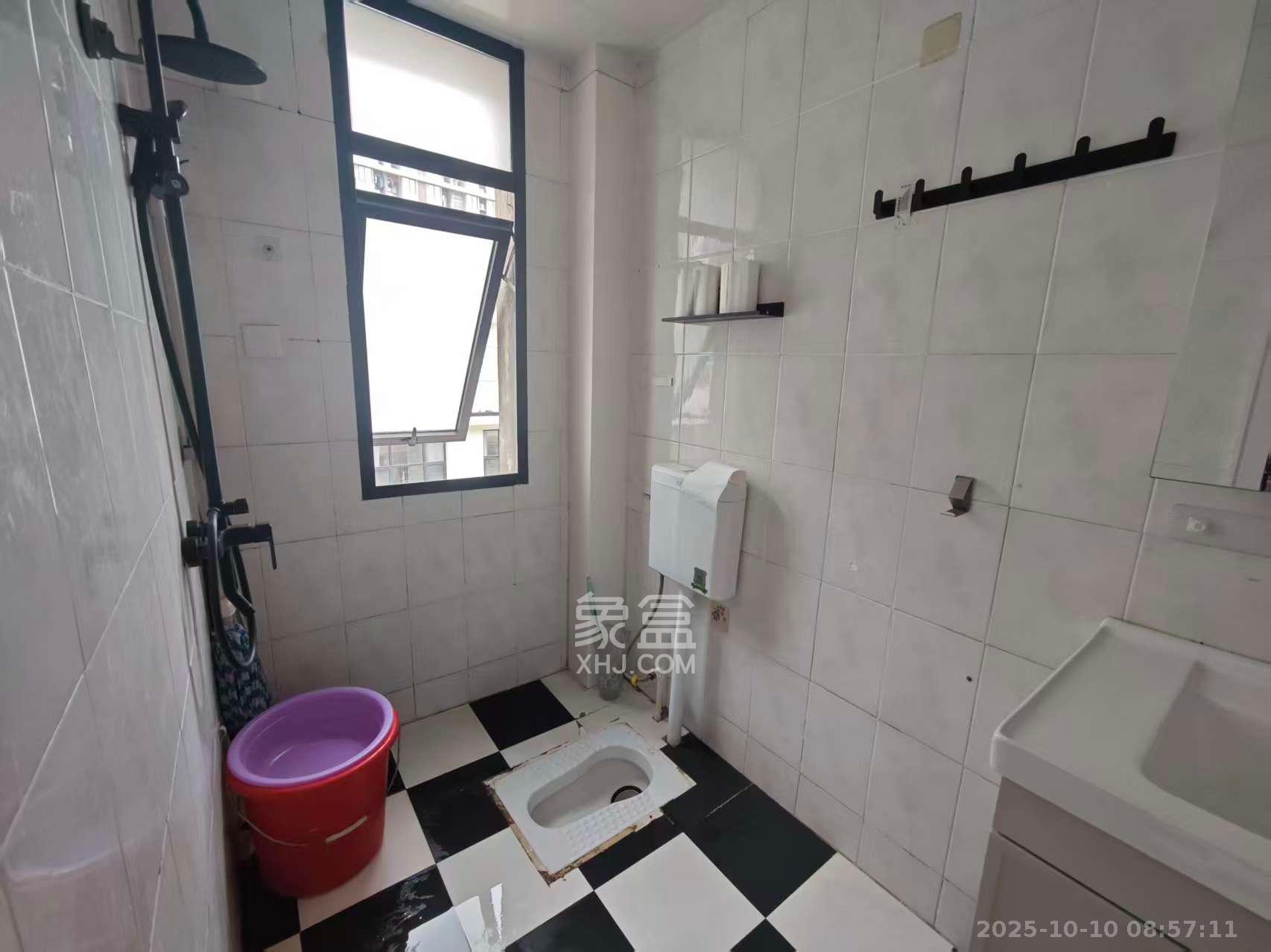 通程物流宿舍  2室1厅1卫    1500.0元/月室内图