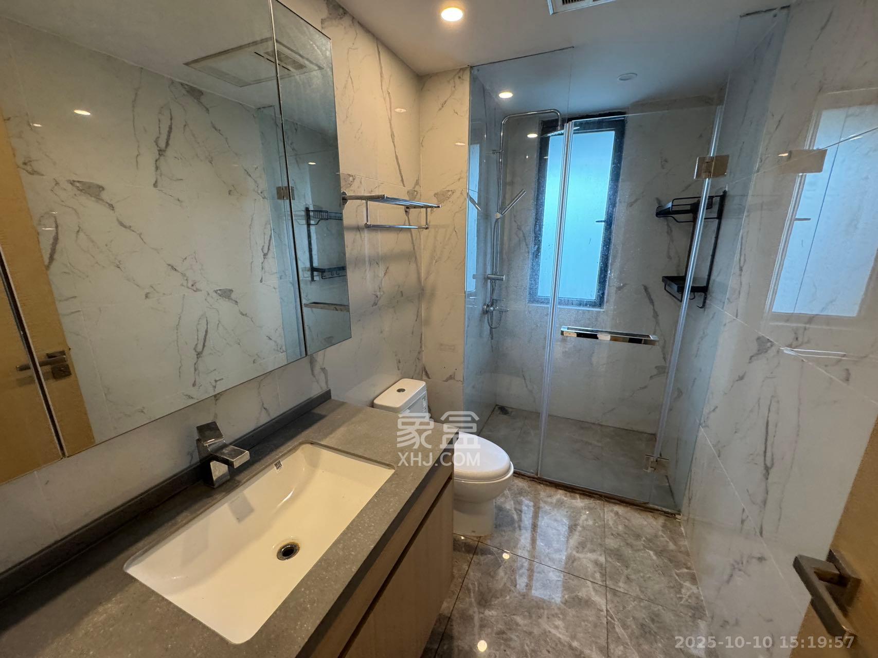 复地滨江金融中心 4室2厅2卫 5000.0元/月 复地滨江金融中心 4室2厅2卫 5000.0元/月室内图