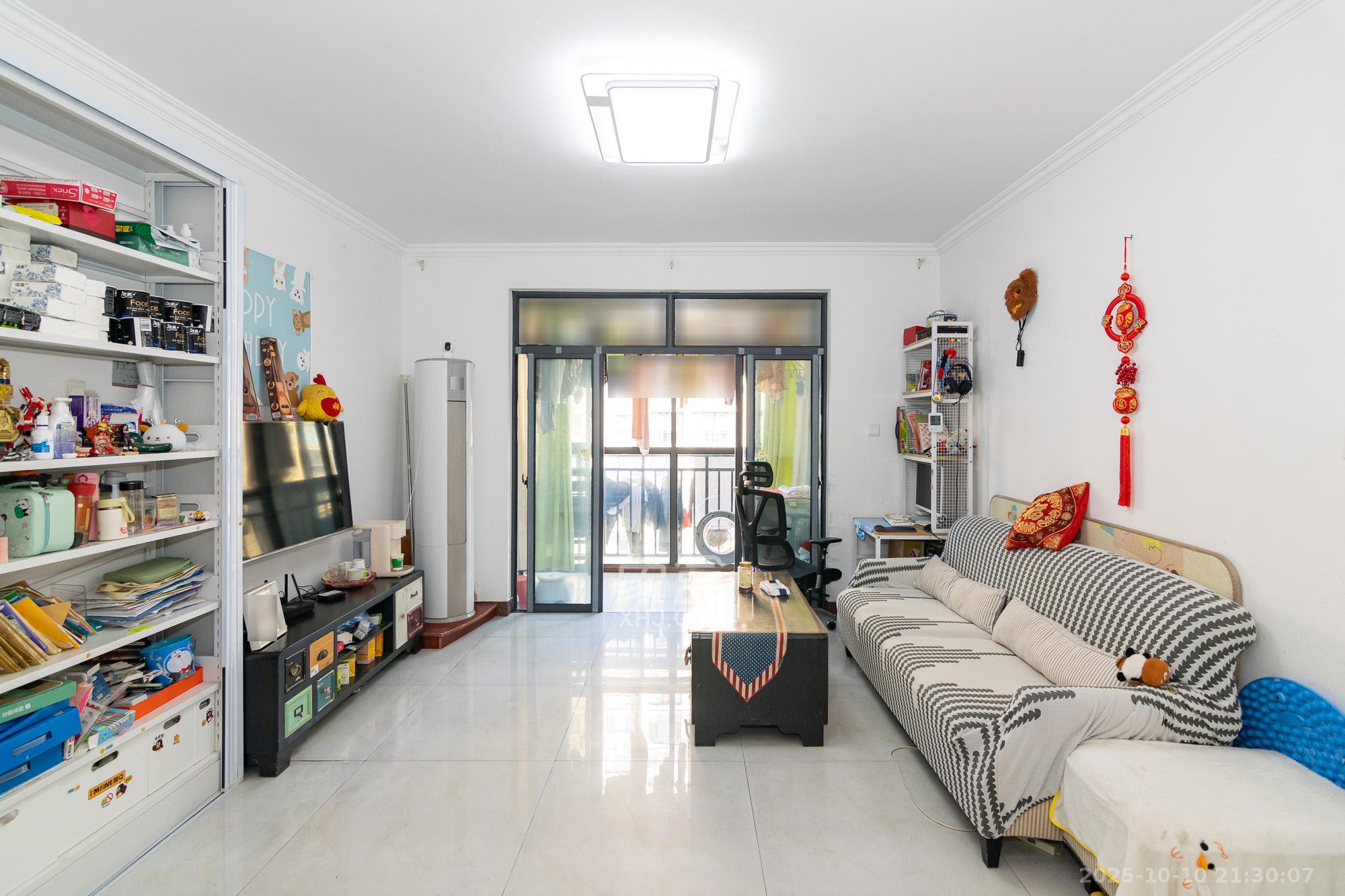 晟通城  3室2厅1卫    50.8万 晟通城  3室2厅1卫    50.8万客厅