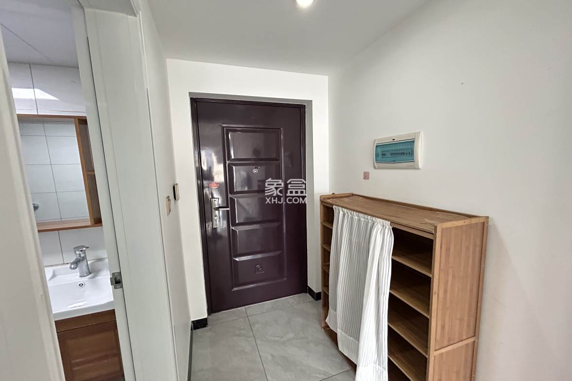 天门中央广场 1室1厅1卫 1200.0元/月 天门中央广场 1室1厅1卫 1200.0元/月室内图