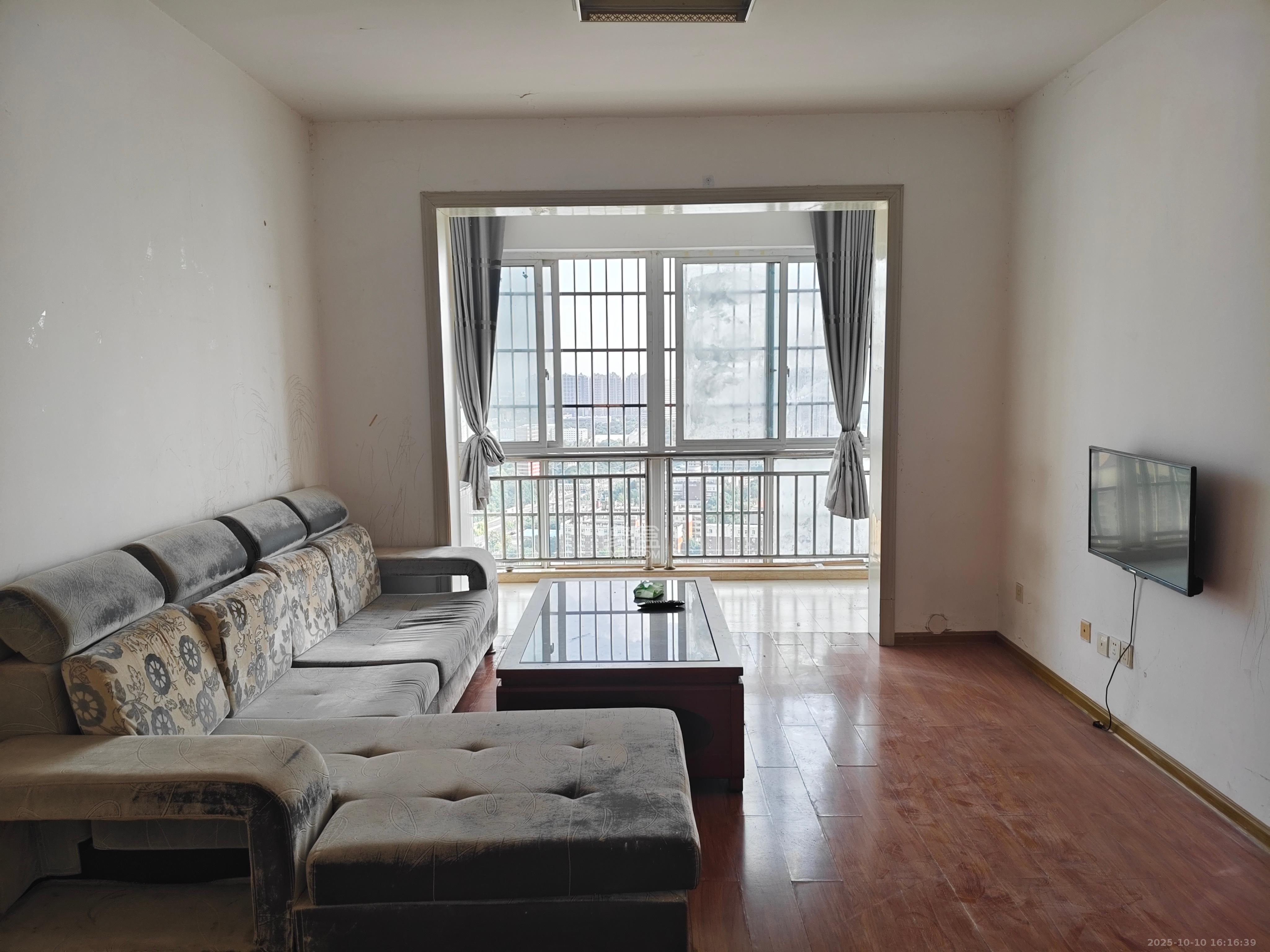 爵士湘  2室2厅1卫    1500.0元/月