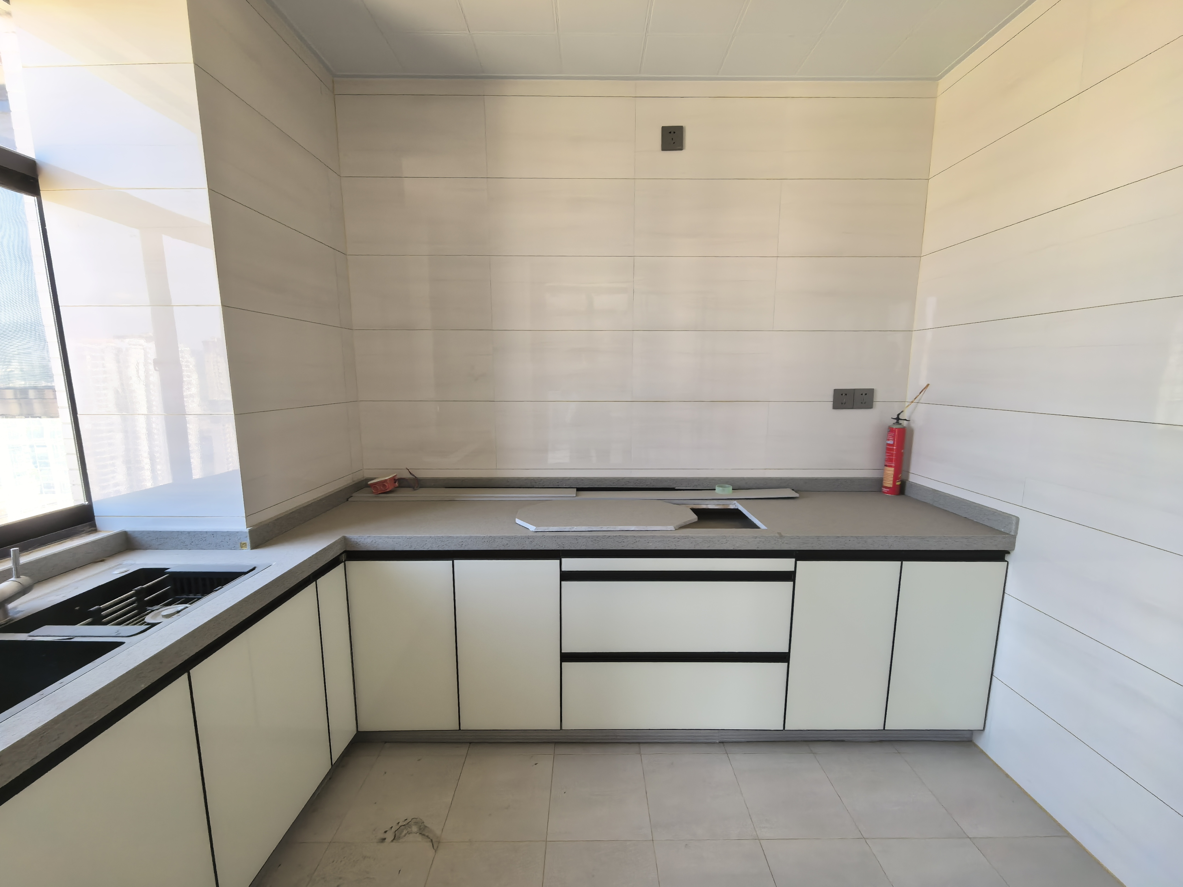 锦绣边城  3室2厅2卫    65.0万客厅