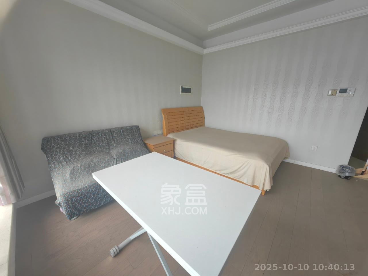 壹号公馆  1室1厅1卫    2200.0元/月室内图